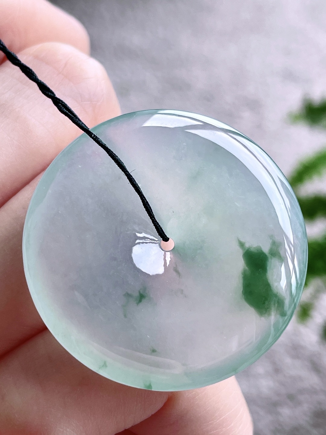 【裸石】冰种飘花平安扣大平安扣吊坠【说明】缅甸 无裂 性比高  【尺寸】35.8-6【重量】15.8克