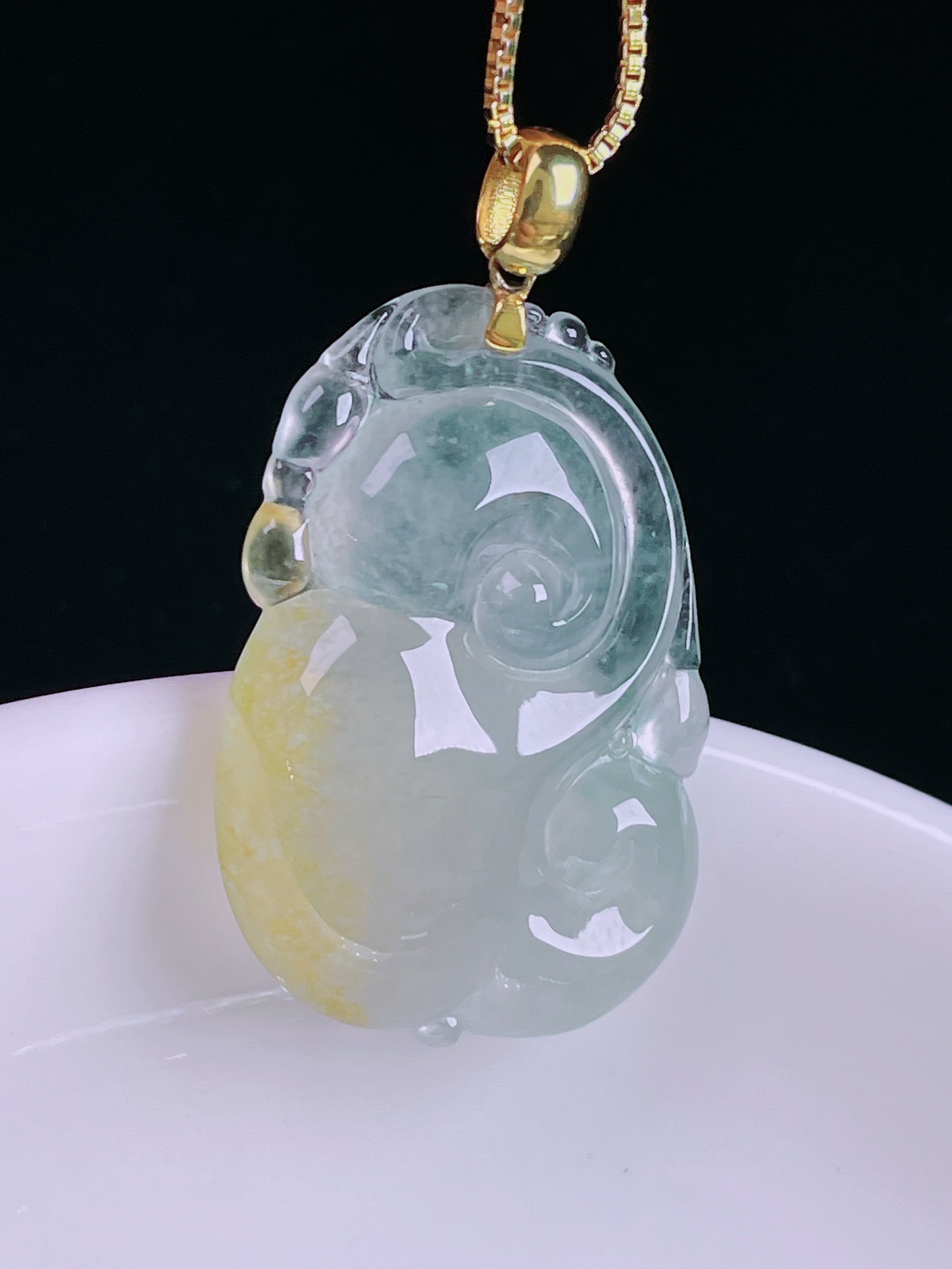 ️冰黄如意，老种起光，细底通透，尺寸：34.4。28.6/19.4/6mm0422