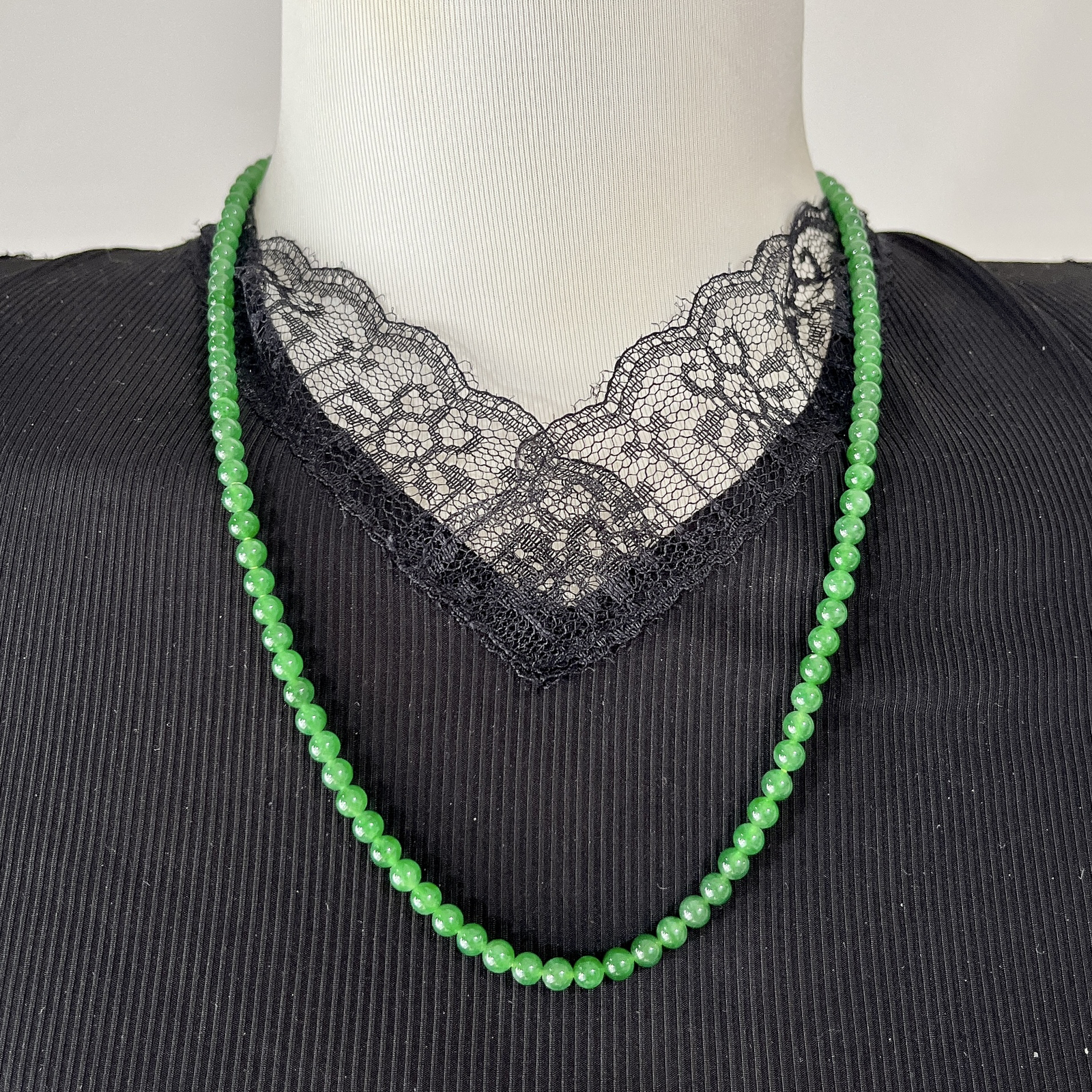 收藏传承级别，缅甸天然翡翠A货，卡4.6高冰起胶满绿冰阳绿圆珠项链手链，尺寸：4.6mm/112颗，长度530mm，重量：19.41g，18K金扣头镶嵌。