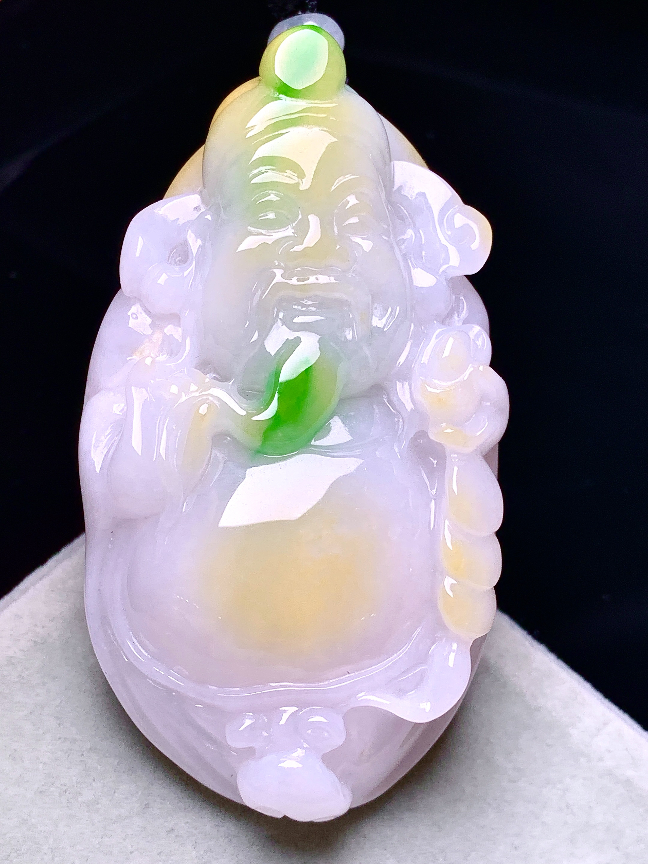 飘黄绿翡财神吊坠 玉质细腻 色泽艳丽清新 水润亮眼 整体尺寸65.5*36.6*16.6w1
