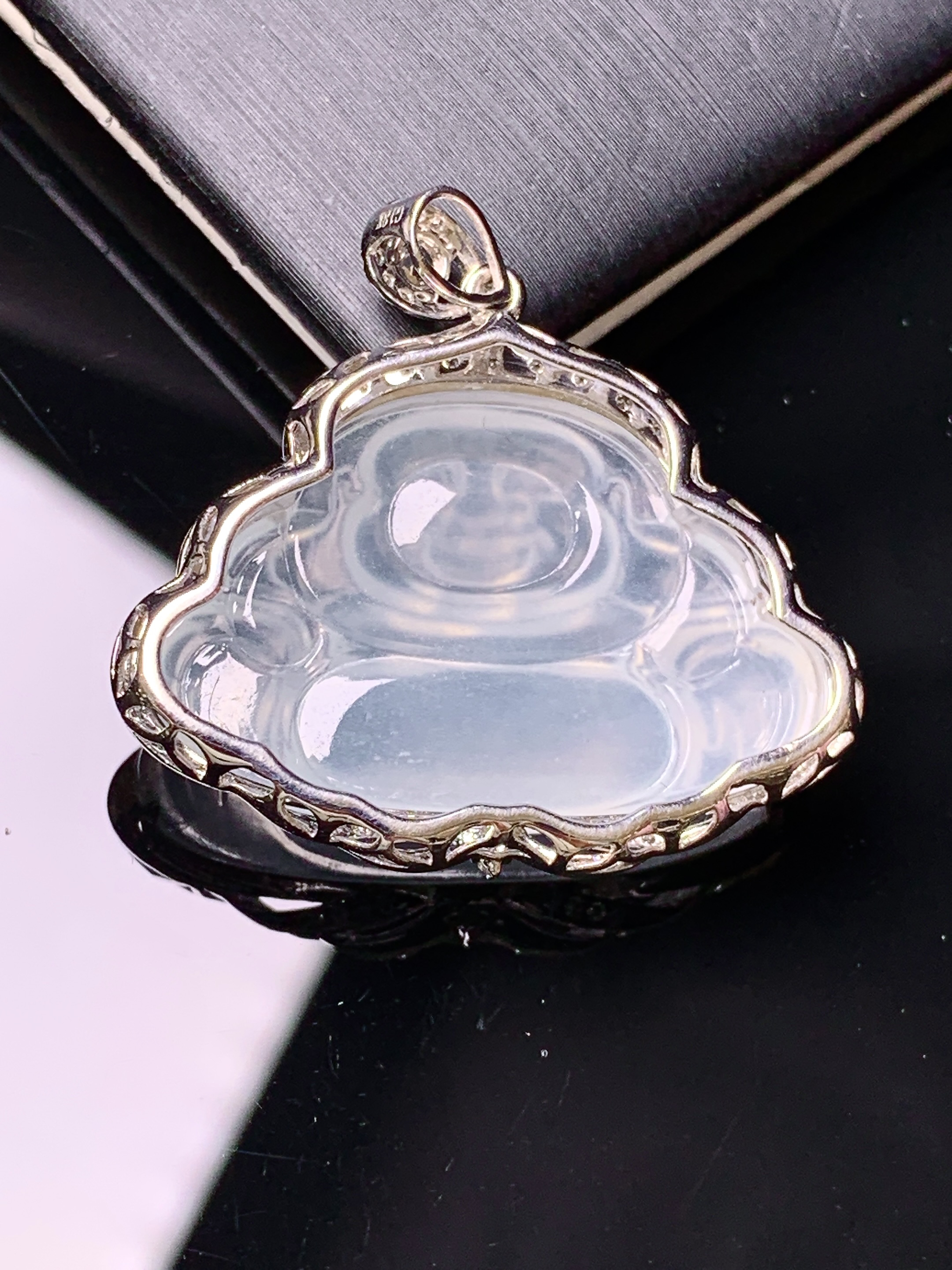 18k金钻镶嵌冰种佛公吊坠 玉质细腻 色泽艳丽清新 水润亮眼 整体尺寸30*30.2*7t1