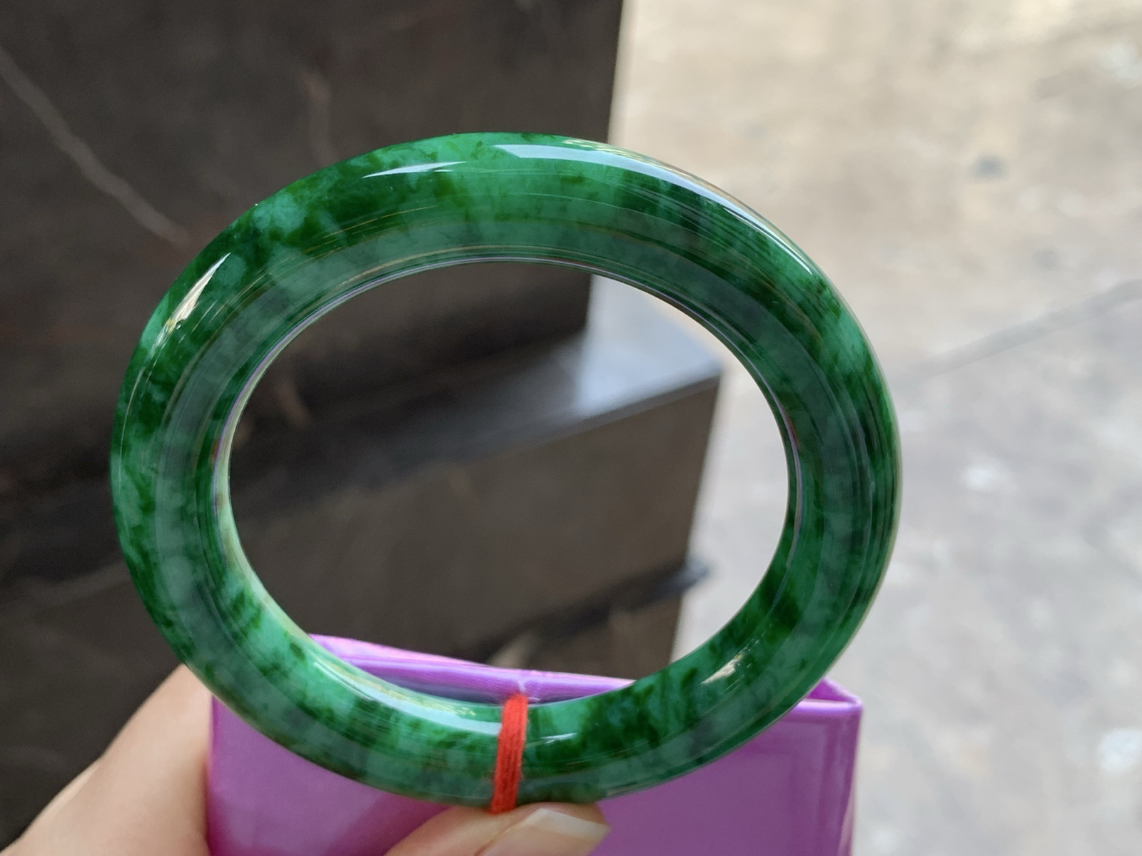 56-11

辣绿色圆条手镯^_^颜色鲜艳