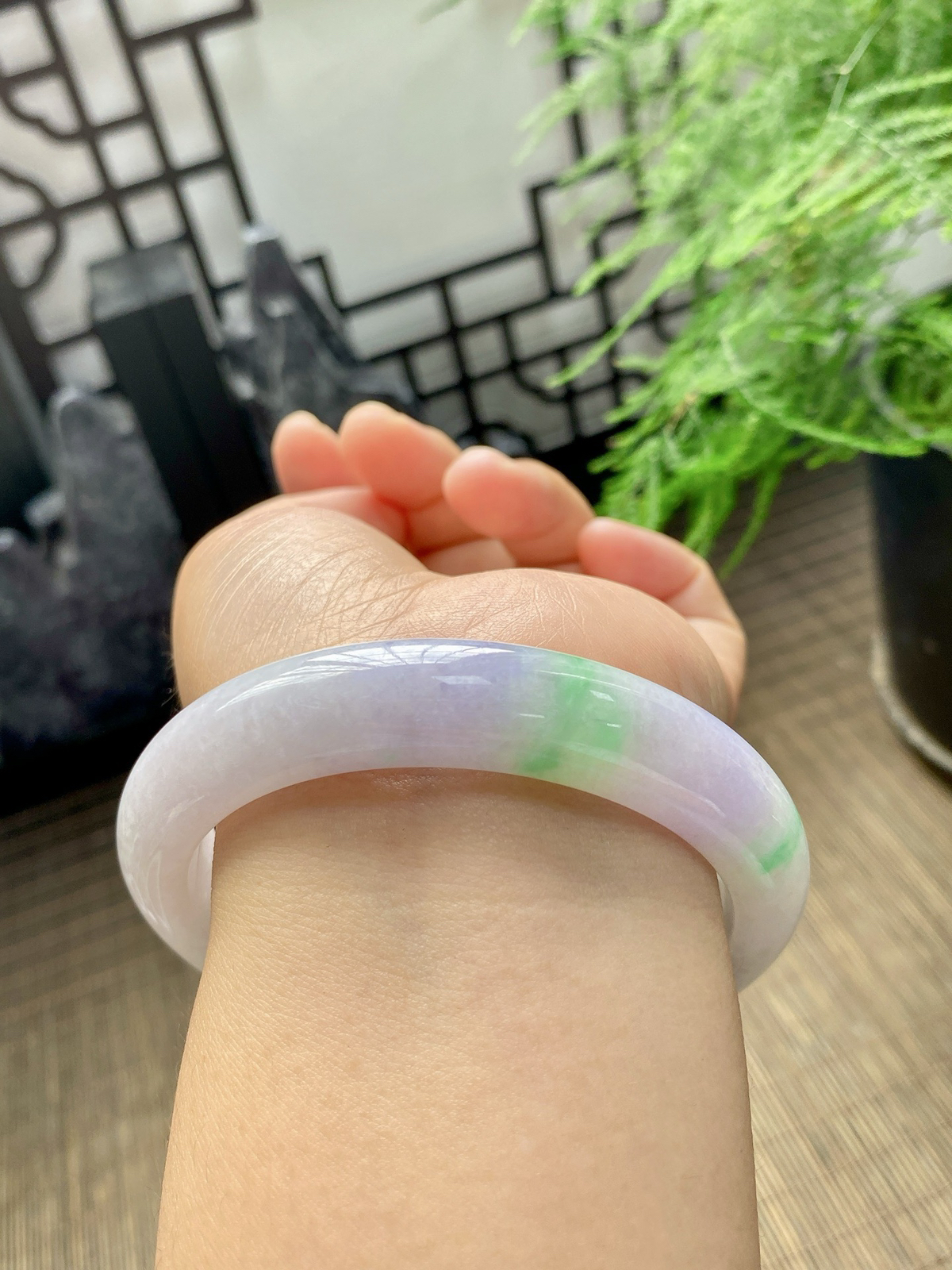 【春彩手镯】

【尺寸】61-9-13