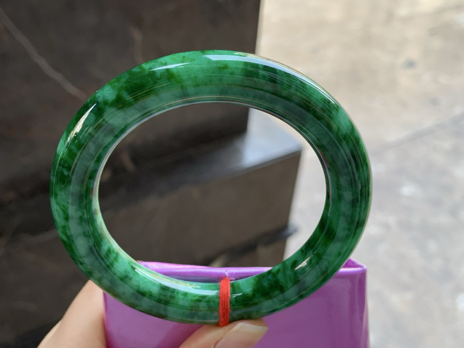 56-11

辣绿色圆条手镯^_^颜色鲜艳