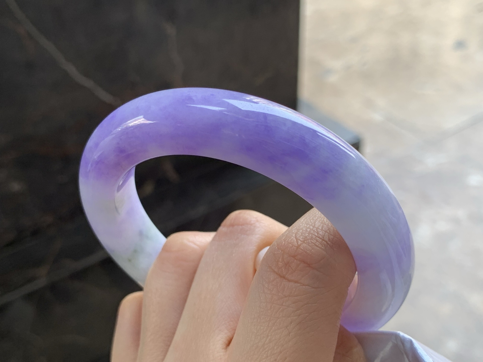 58.5-12.9-11

紫罗兰手镯^_^颜色鲜艳 玉质温润