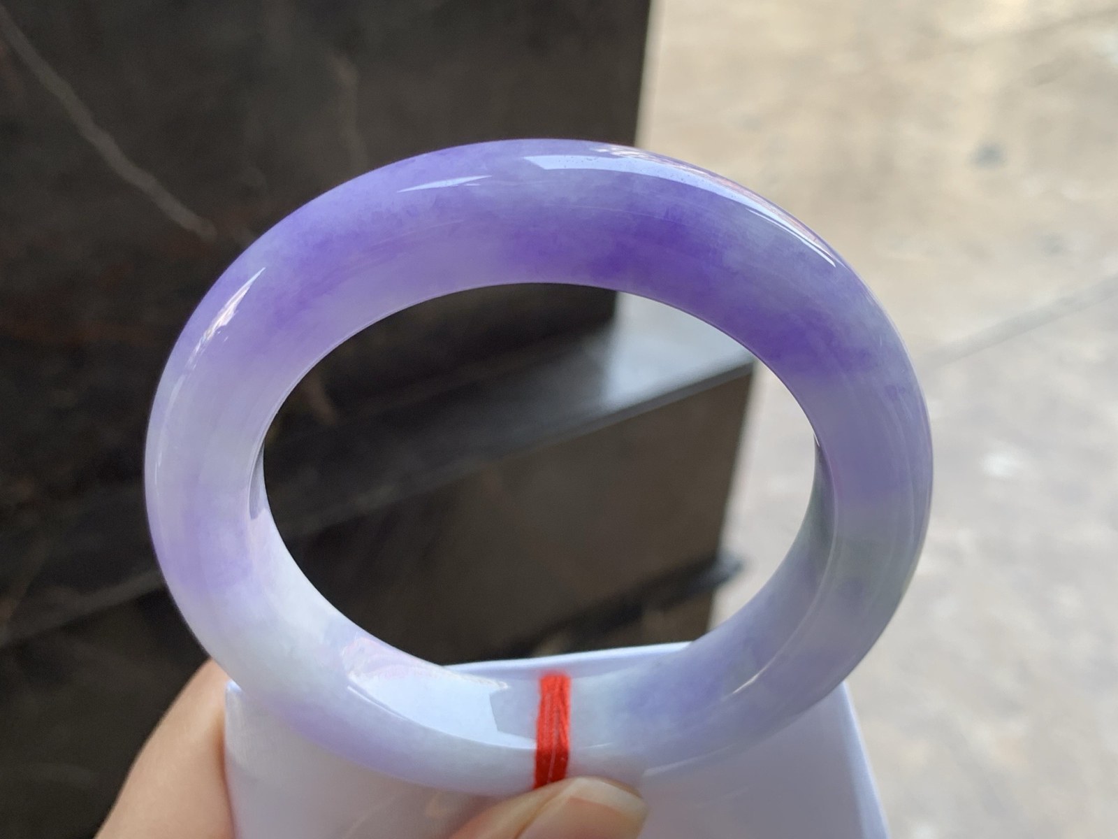 58.5-12.9-11

紫罗兰手镯^_^颜色鲜艳 玉质温润