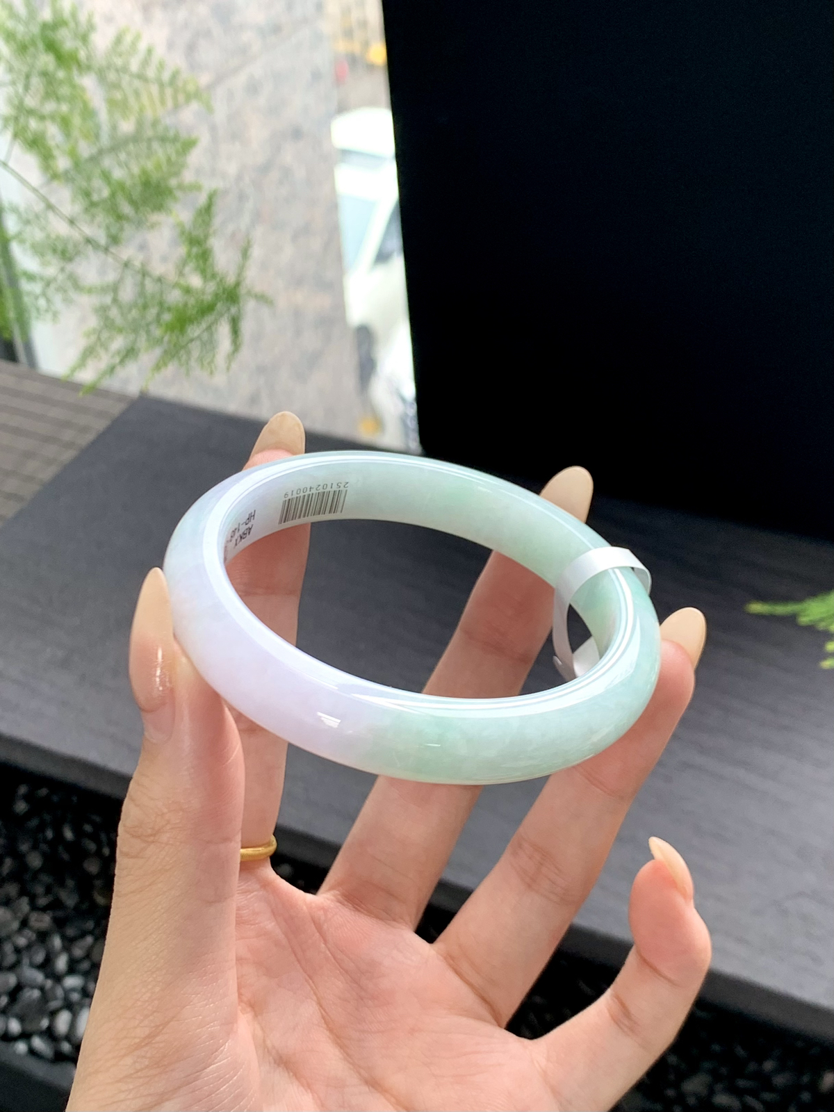 底妆细腻有水头，春彩底清新甜美，色泽淡雅古朴，时而幻紫时而幻绿，仙气满满，尺寸：58-11-8