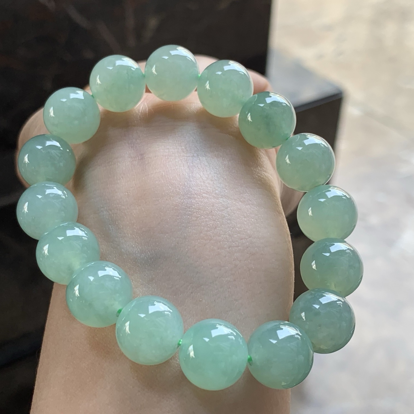 晴绿手串^_^大颗 玉质温润 鲜艳
