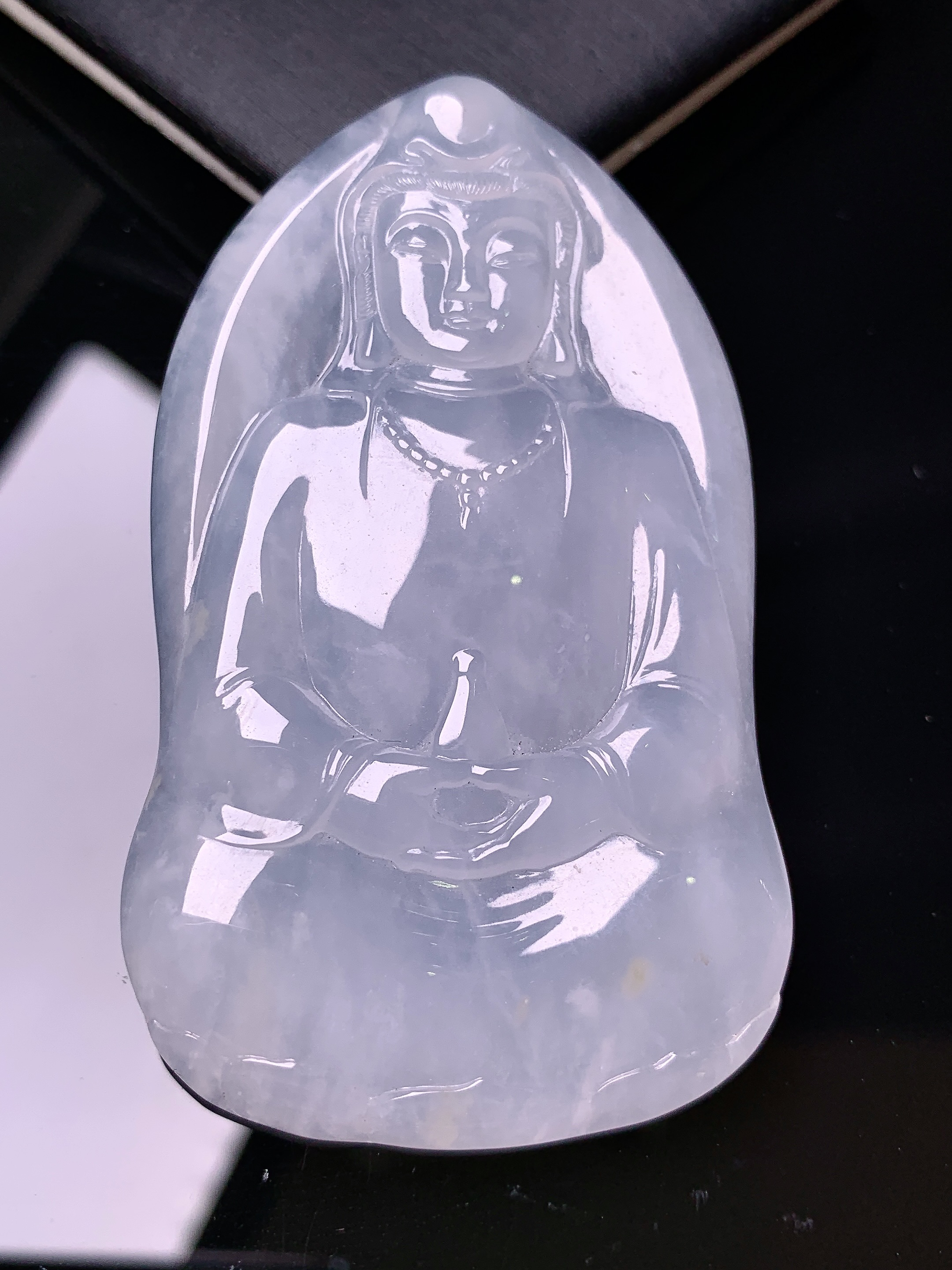 18k金钻镶嵌冰种观音菩萨吊坠 玉质细腻 色泽艳丽清新 水润亮眼 整体尺寸65.2*37.5*5.8