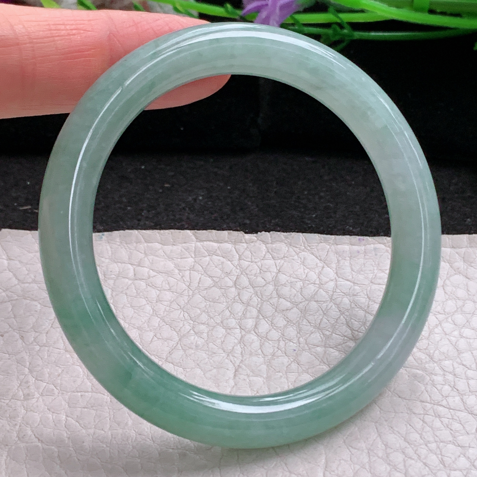 n实拍53*8.5*8.3叮当镯 天然缅甸翡翠a货手镯冰飘花圆条美人镯