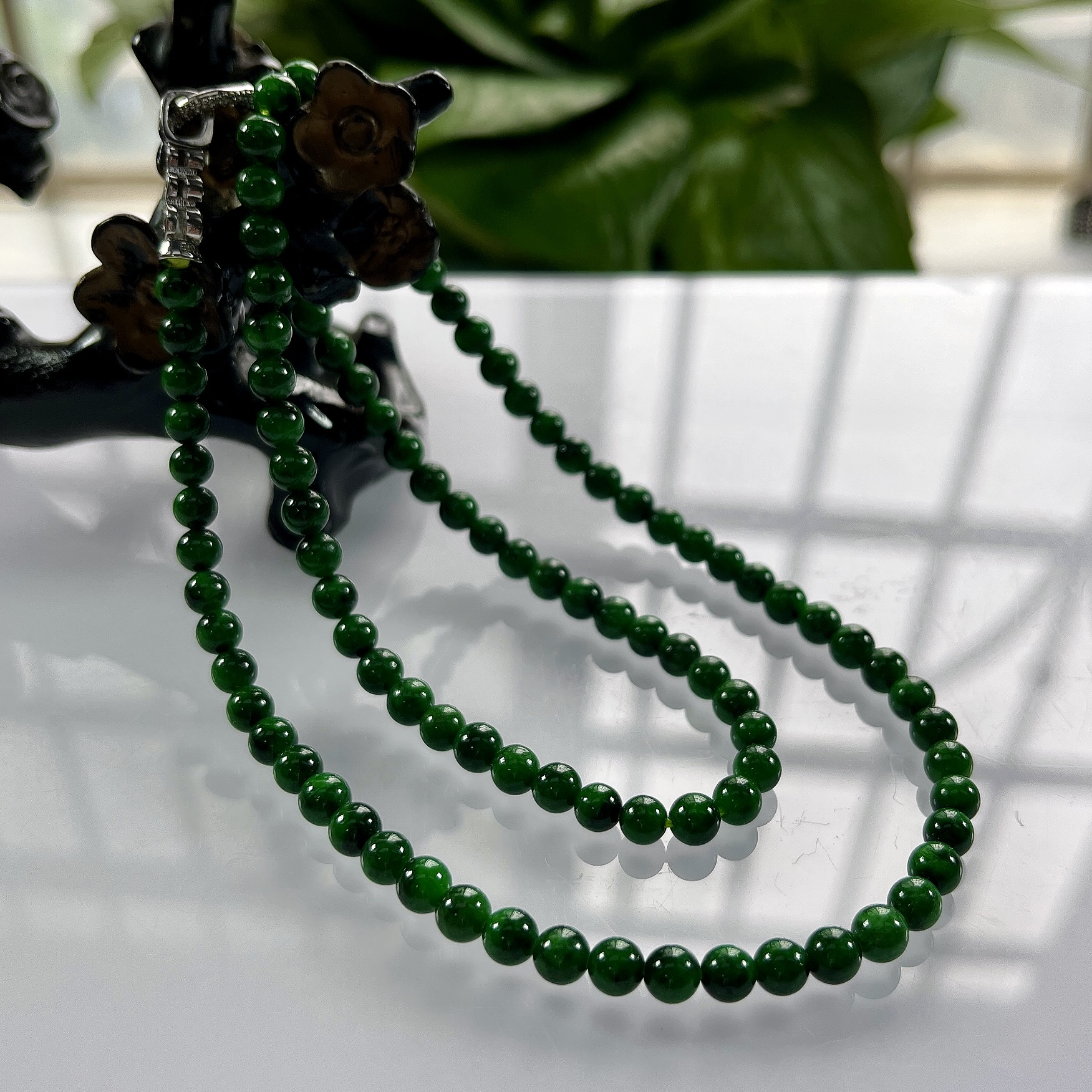 缅甸天然翡翠A货，卡5水润辣绿圆珠项链手链，尺寸：5mm/98颗，长度515mm，重量：23.28g