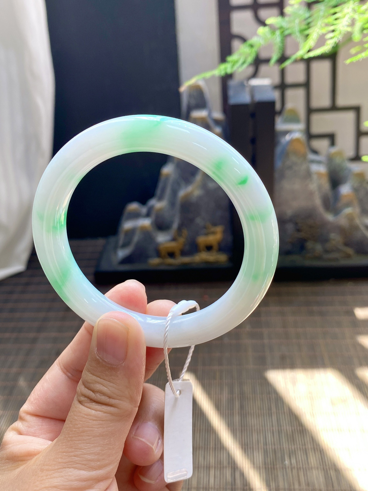 【白底青圆条手镯】

【尺寸】53.1-9-9