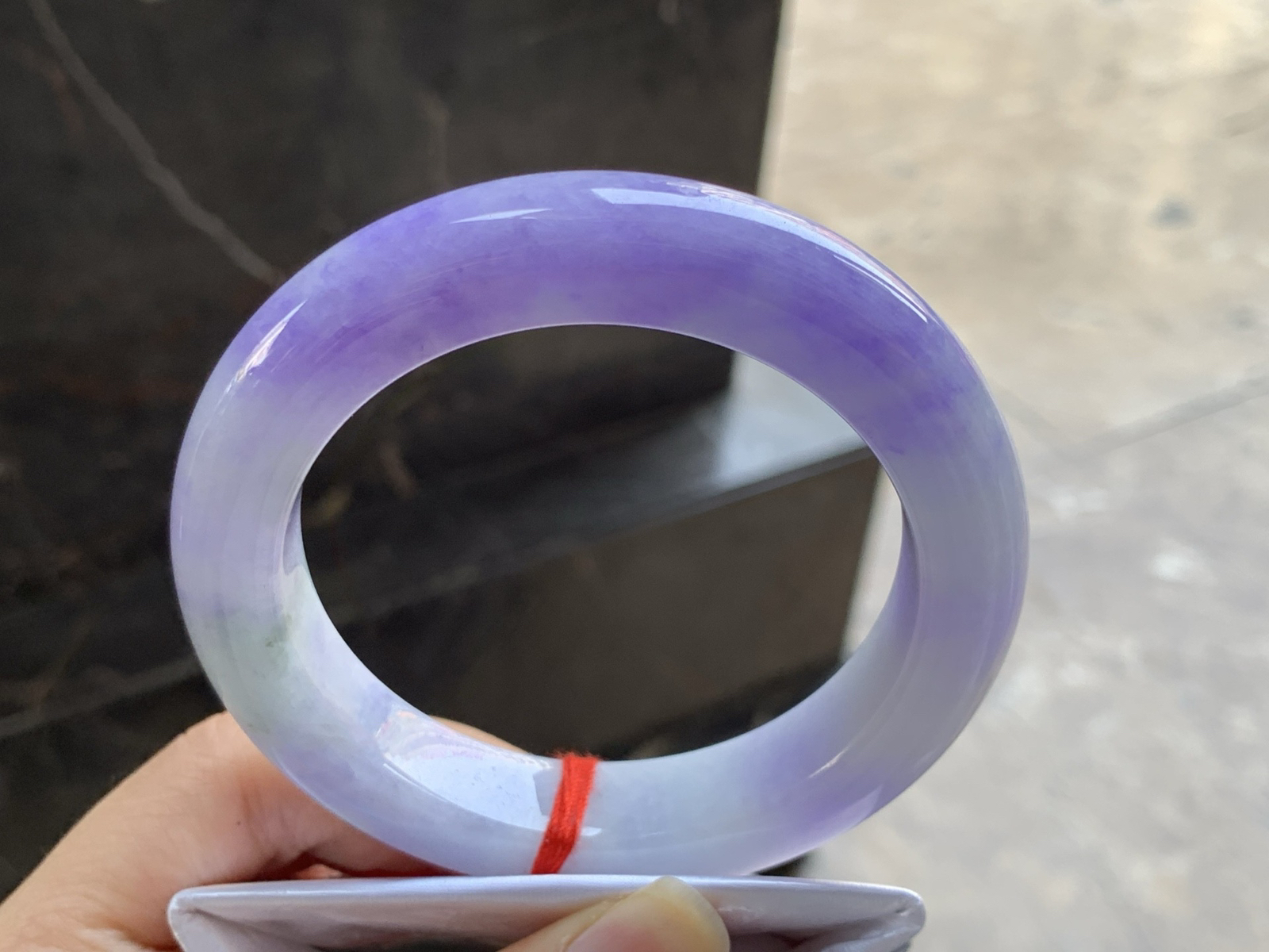 58.5-12.9-11

紫罗兰手镯^_^颜色鲜艳 玉质温润