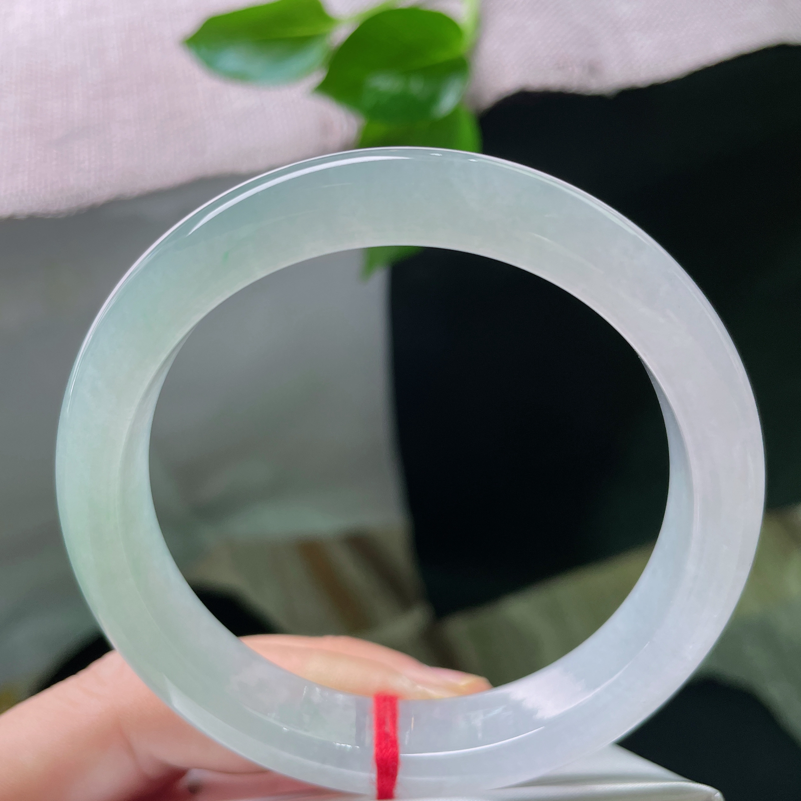 59.5/12.2/8.5冰春彩正圈，冰润细腻，渐变之色，晶莹剔透，清雅，贵气..