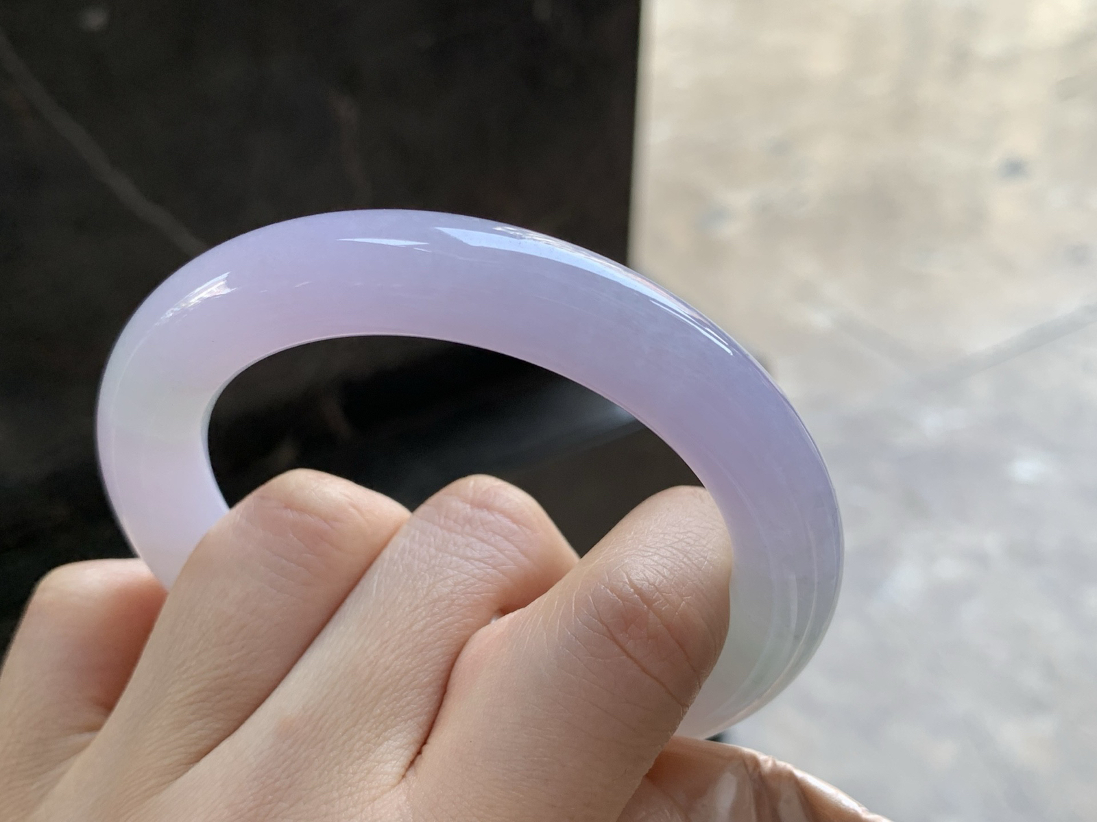 56.5-10.6

粉紫圆条手镯^_^玉质温润