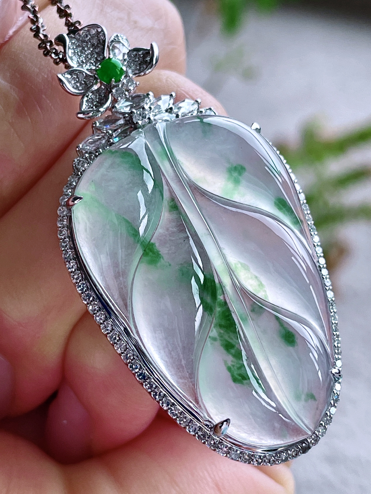 【镶嵌】高冰飘花树叶飘花大叶子吊坠  
【说明】缅料 18k金镶嵌 性价比高  
【整体】53.6