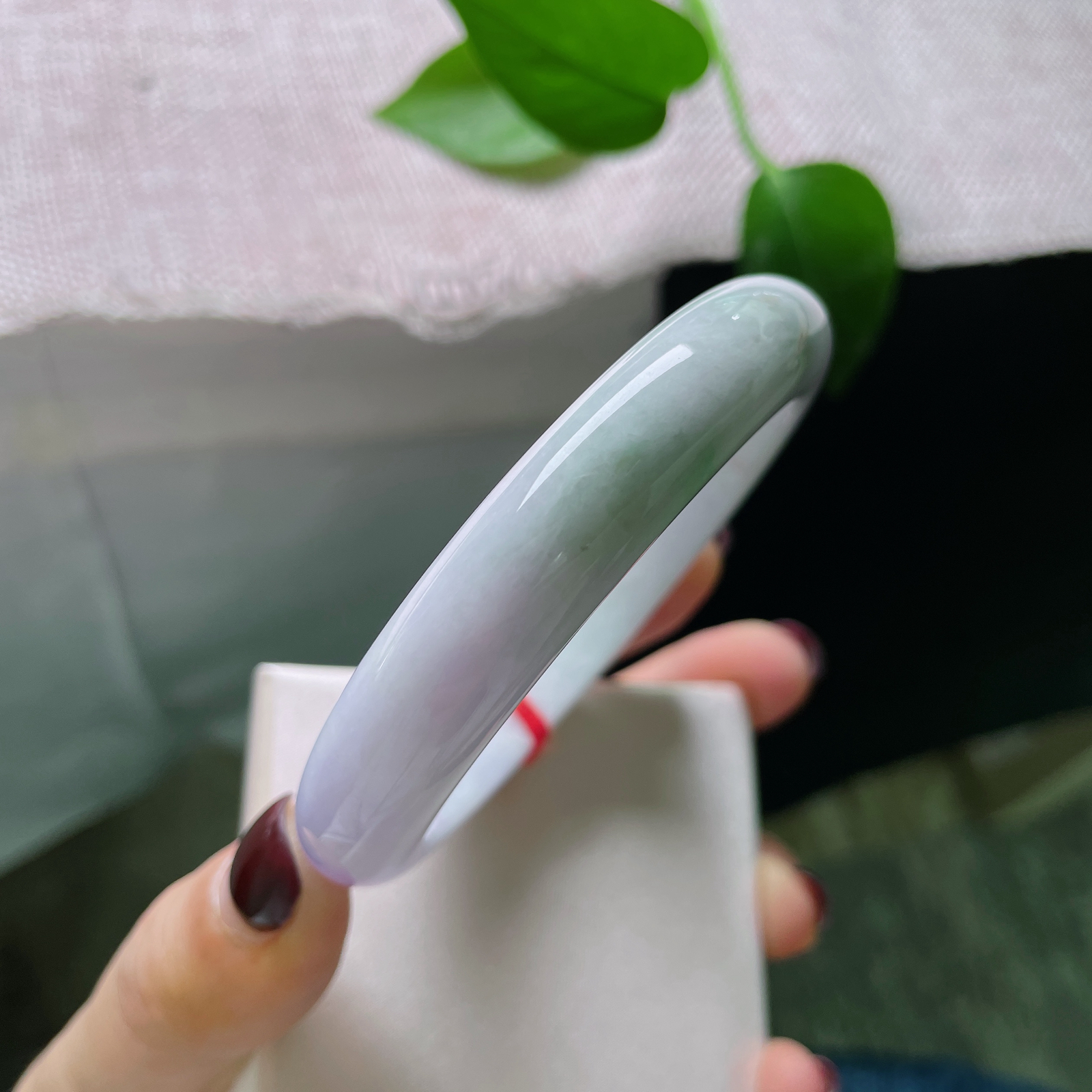 59.4/12.4/8.9，紫罗兰正圈，一抹翠色俏丽灵动，一方腕间，收尽天地祥瑞。棉线纹，ss51103a..