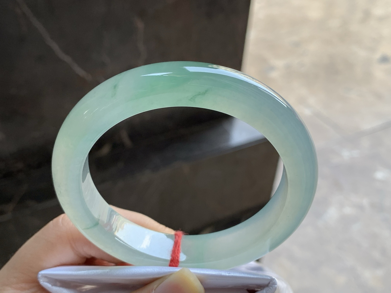 60.5-13.2-8.2

冰晴绿大圈手镯^_^清新