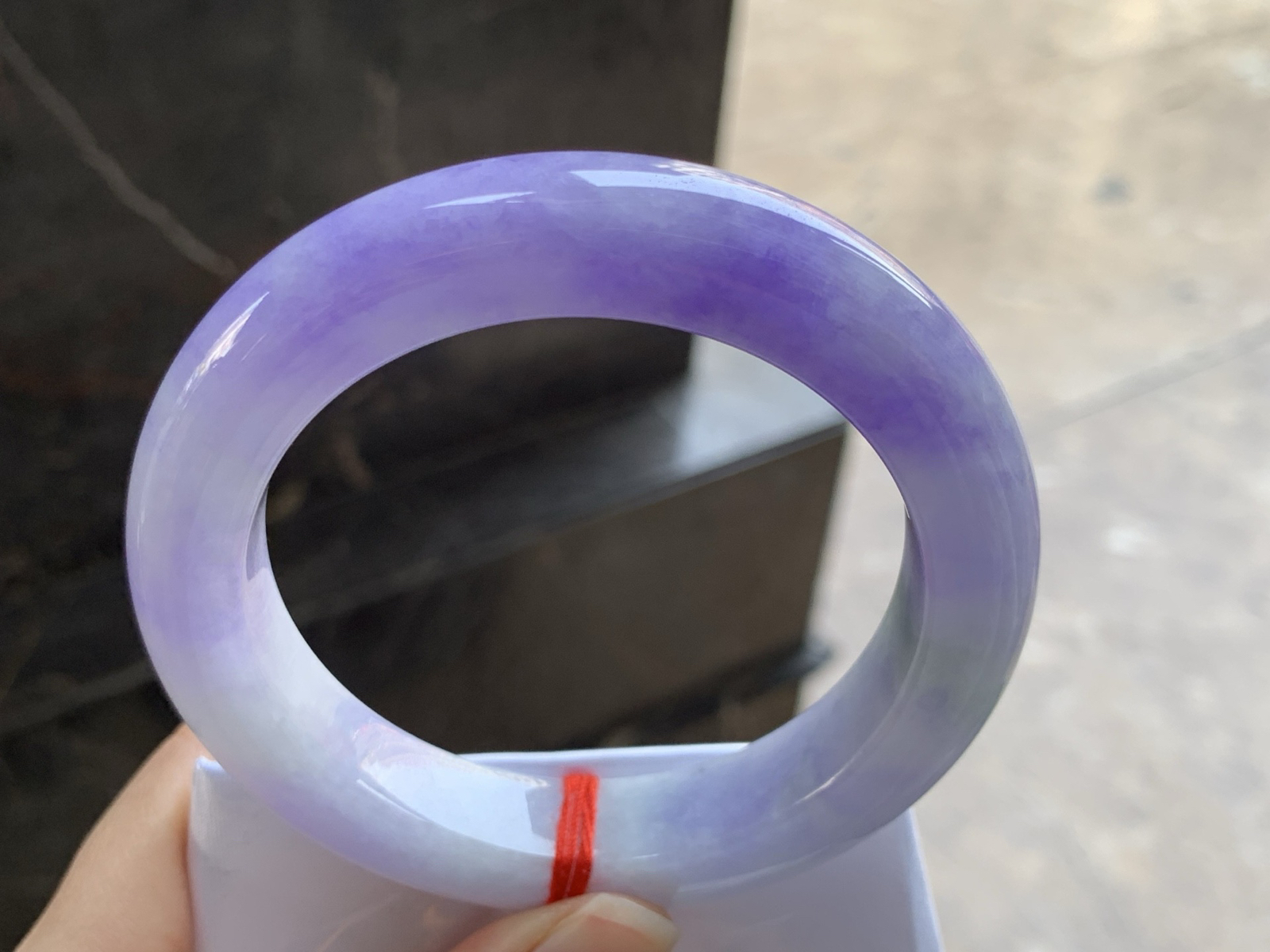 58.5-12.9-11

紫罗兰手镯^_^颜色鲜艳 玉质温润