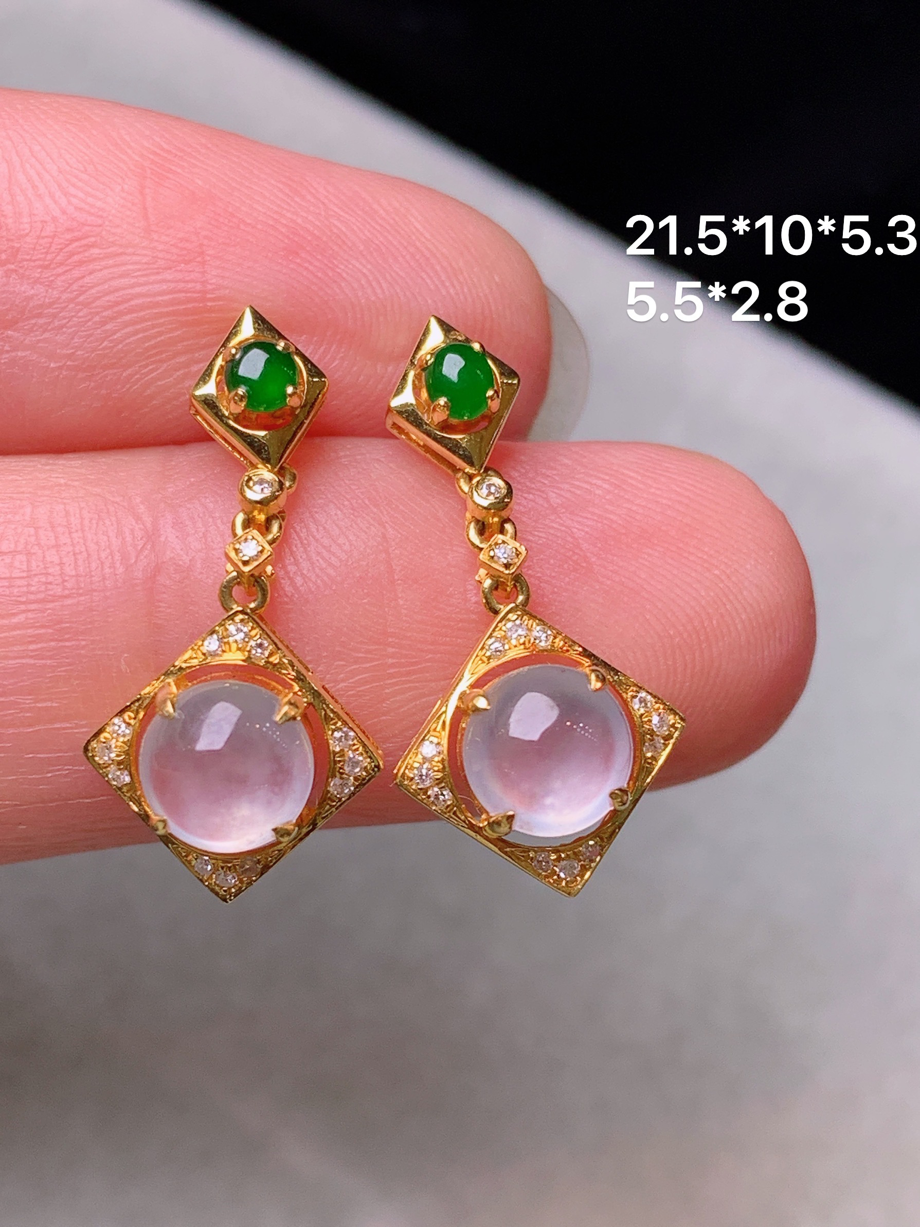 18k金钻镶嵌冰种蛋面耳坠 玉质细腻 色泽艳丽清新 水润亮眼 整体尺寸21.5*10*5.3b2