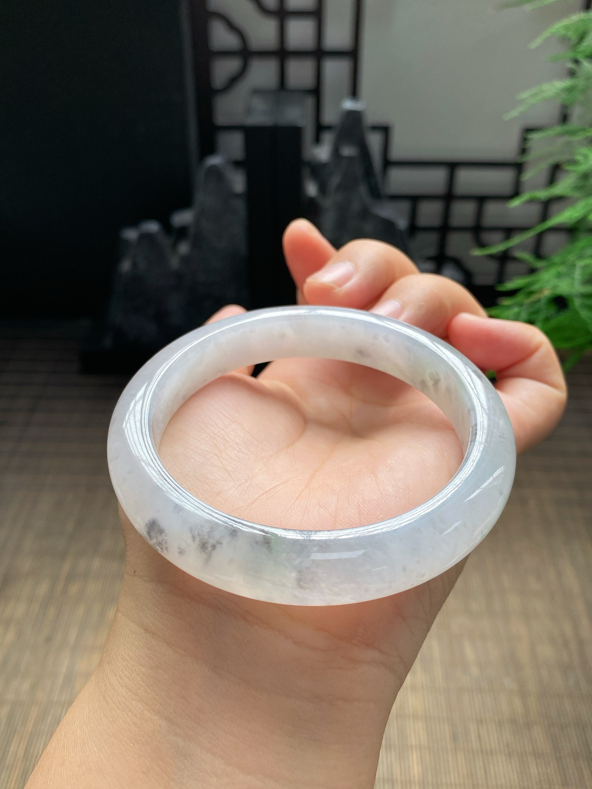 【冰乌鸡手镯】
【尺寸】58-8-12