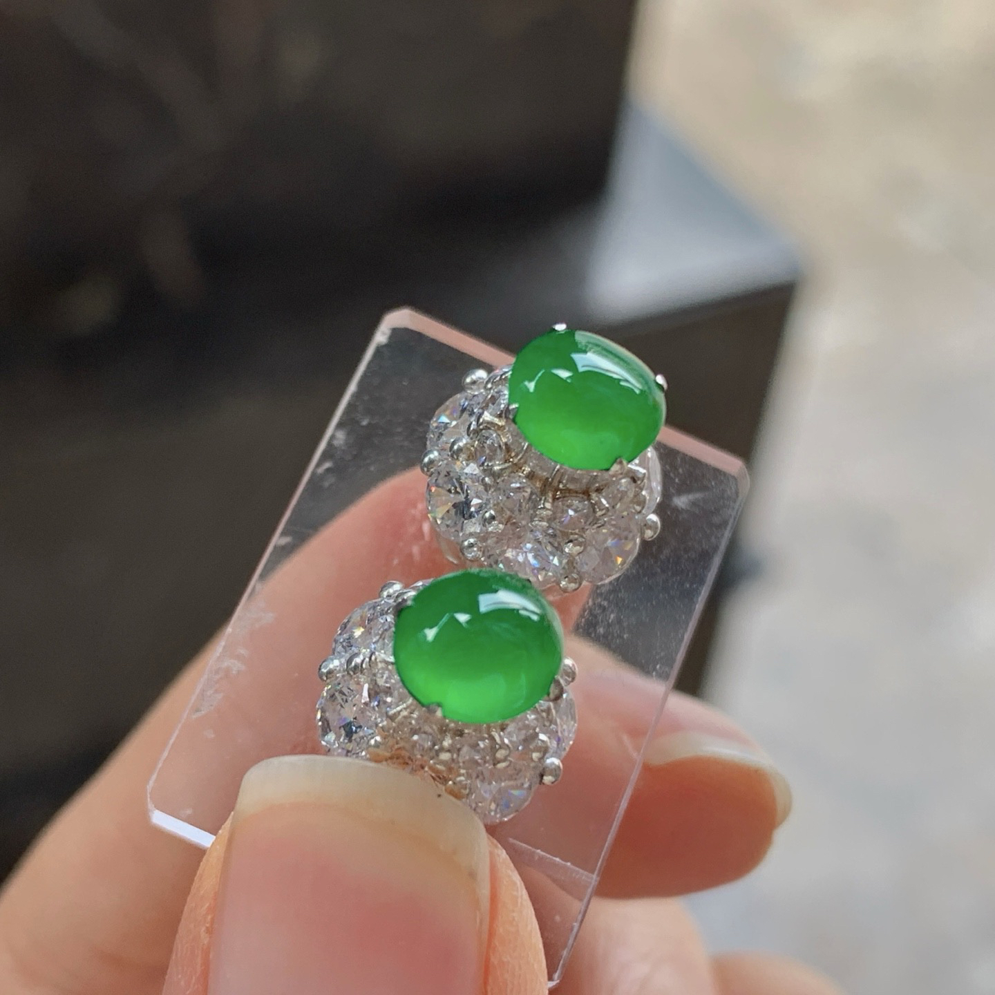 冰绿戒面^_^饱满 透亮 荧光十足 铜托