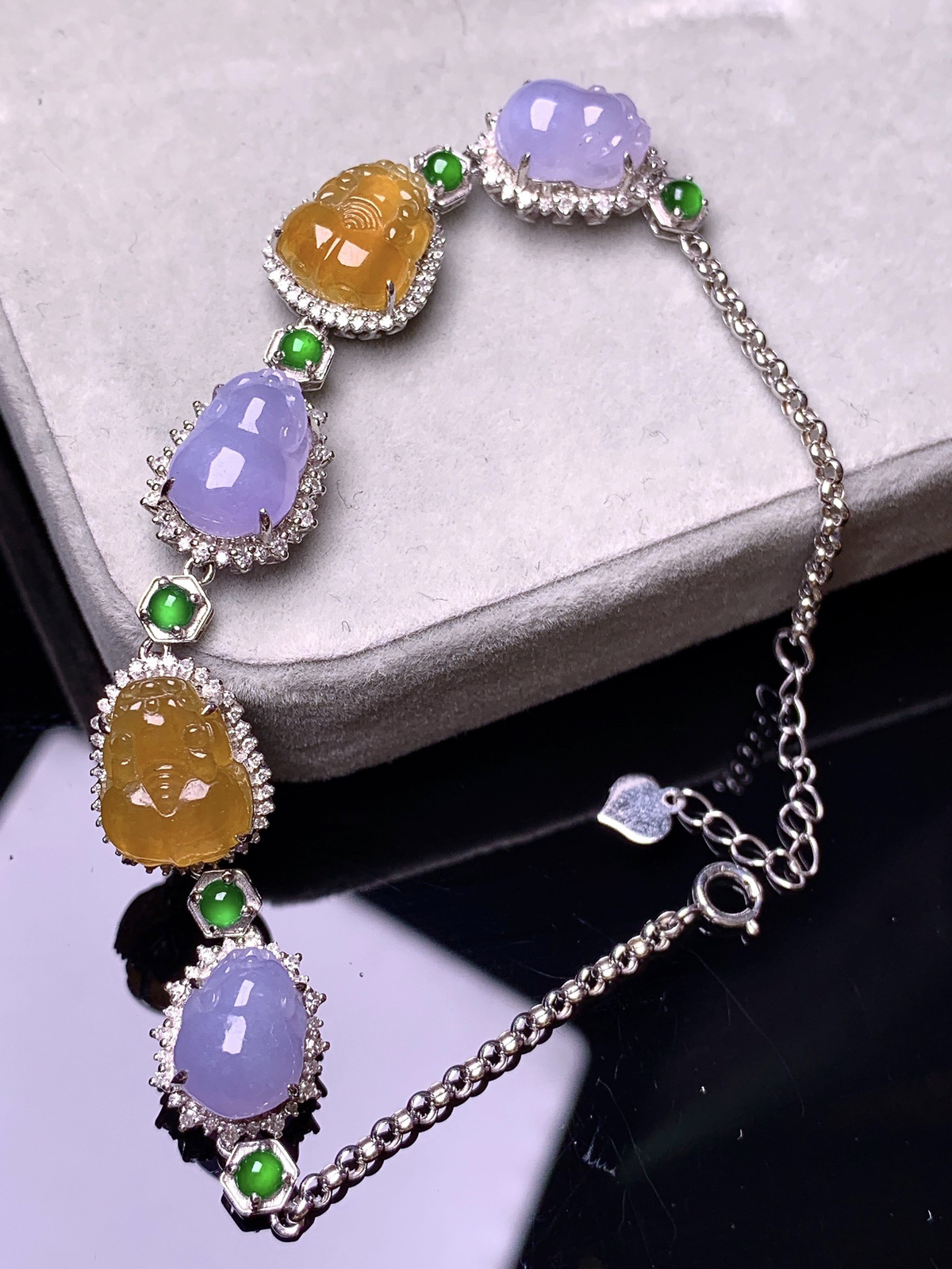 18k金钻镶嵌紫黄翡貔貅手链 玉质细腻 色泽艳丽清新 整体尺寸10*8.8*3