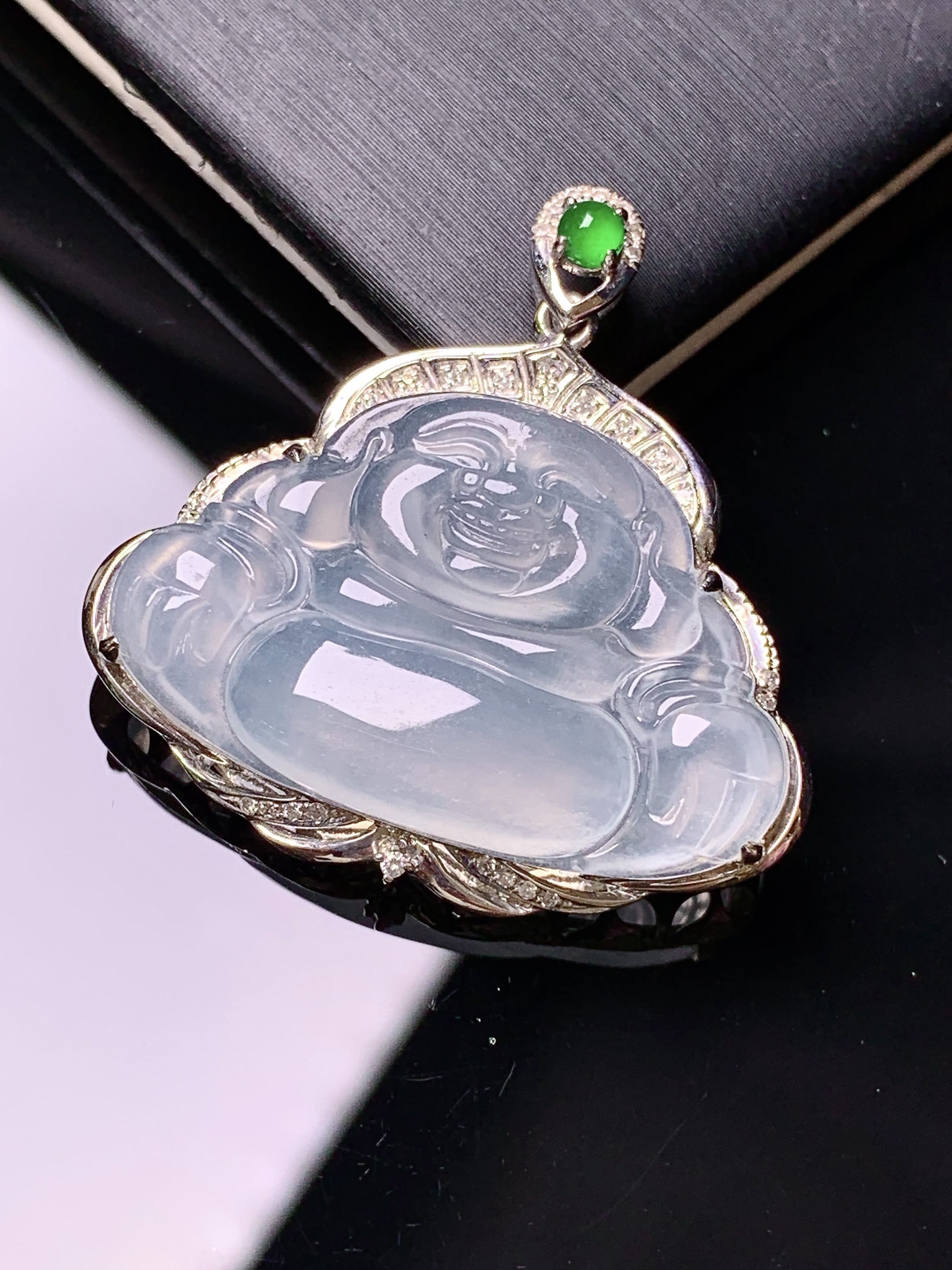 18k金钻镶嵌冰种佛公吊坠 玉质细腻 色泽艳丽清新 水润亮眼 整体尺寸30*30.2*7t1