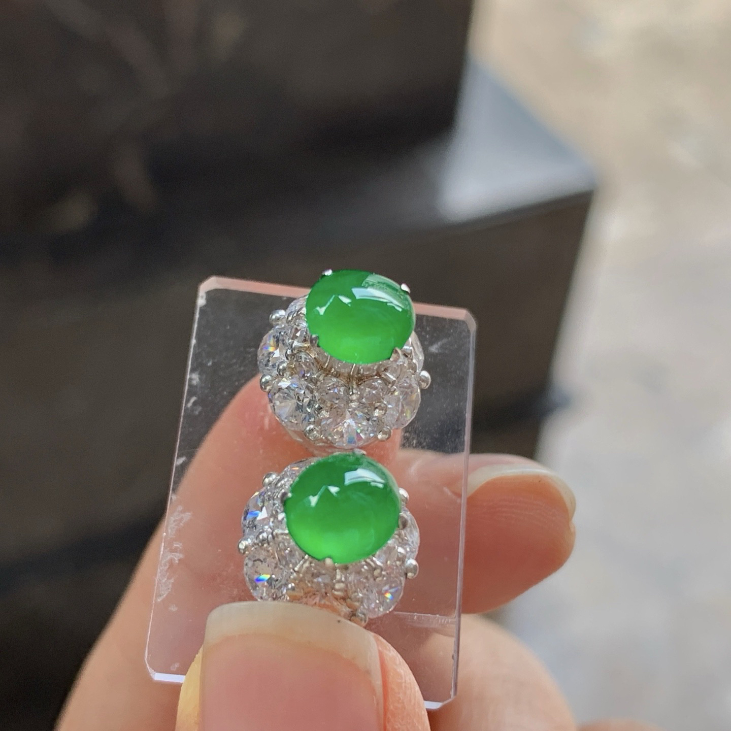 冰绿戒面^_^饱满 透亮 荧光十足 铜托