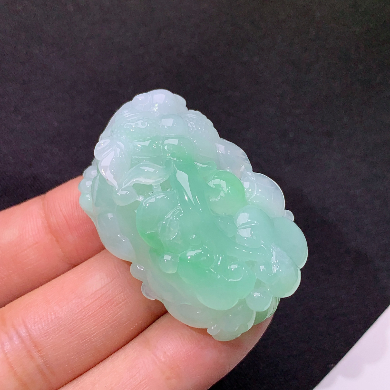 冰飘绿貔貅，厚装种老，冰润细腻，种水足，Xili 尺寸40*24.6*18