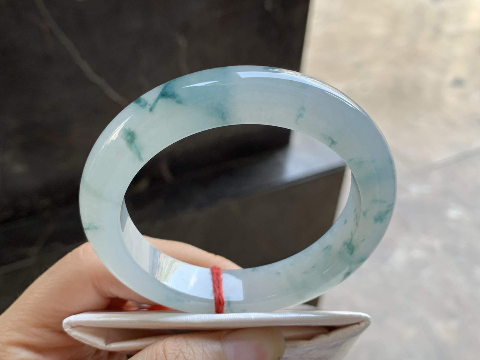 56-12.2-9.4

蓝花手镯^_^清新细腻