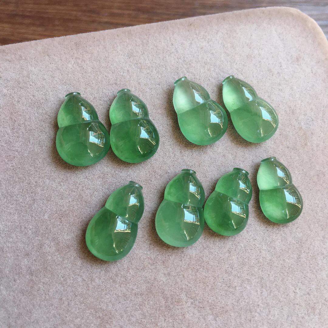 冰晴底葫芦一手，镶嵌佳品，冰润饱满，玉质细腻，种水足，001 尺寸12.3*8.4*3.8