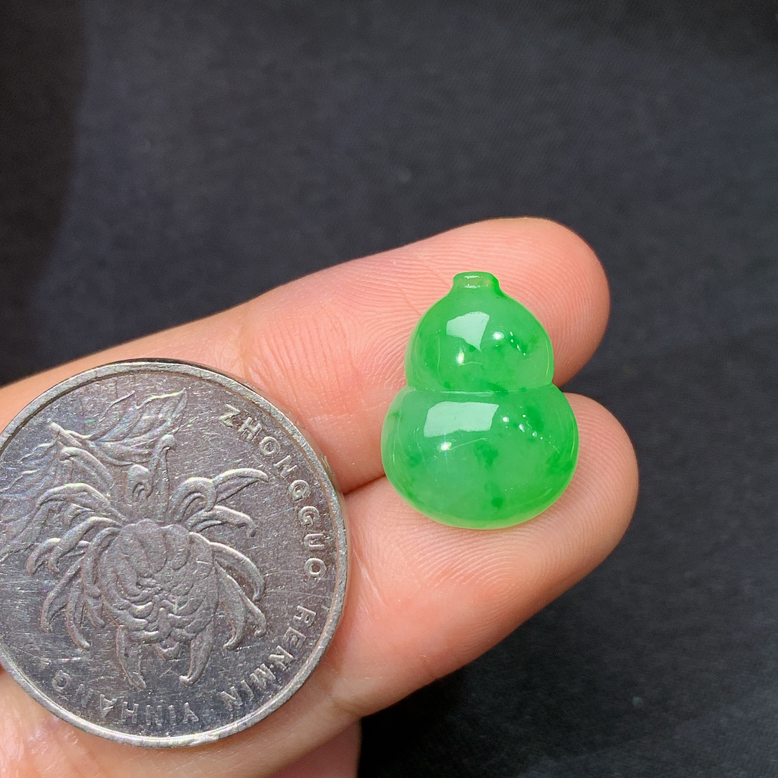 冰阳绿葫芦，镶嵌佳品，冰润色阳，种水足，Fuy 尺寸15.6*11.8*4.5