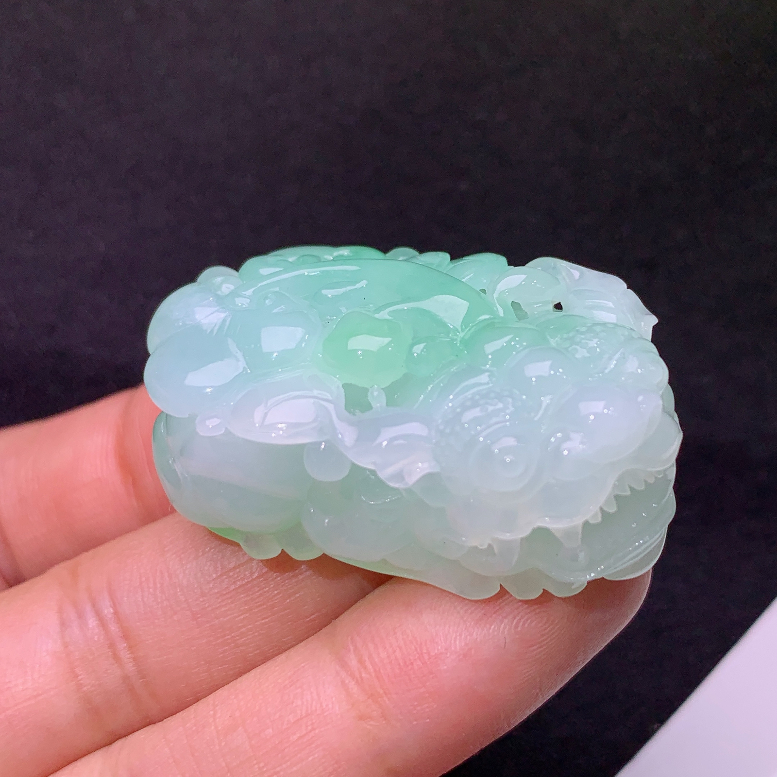 冰飘绿貔貅，厚装种老，冰润细腻，种水足，Xili 尺寸40*24.6*18