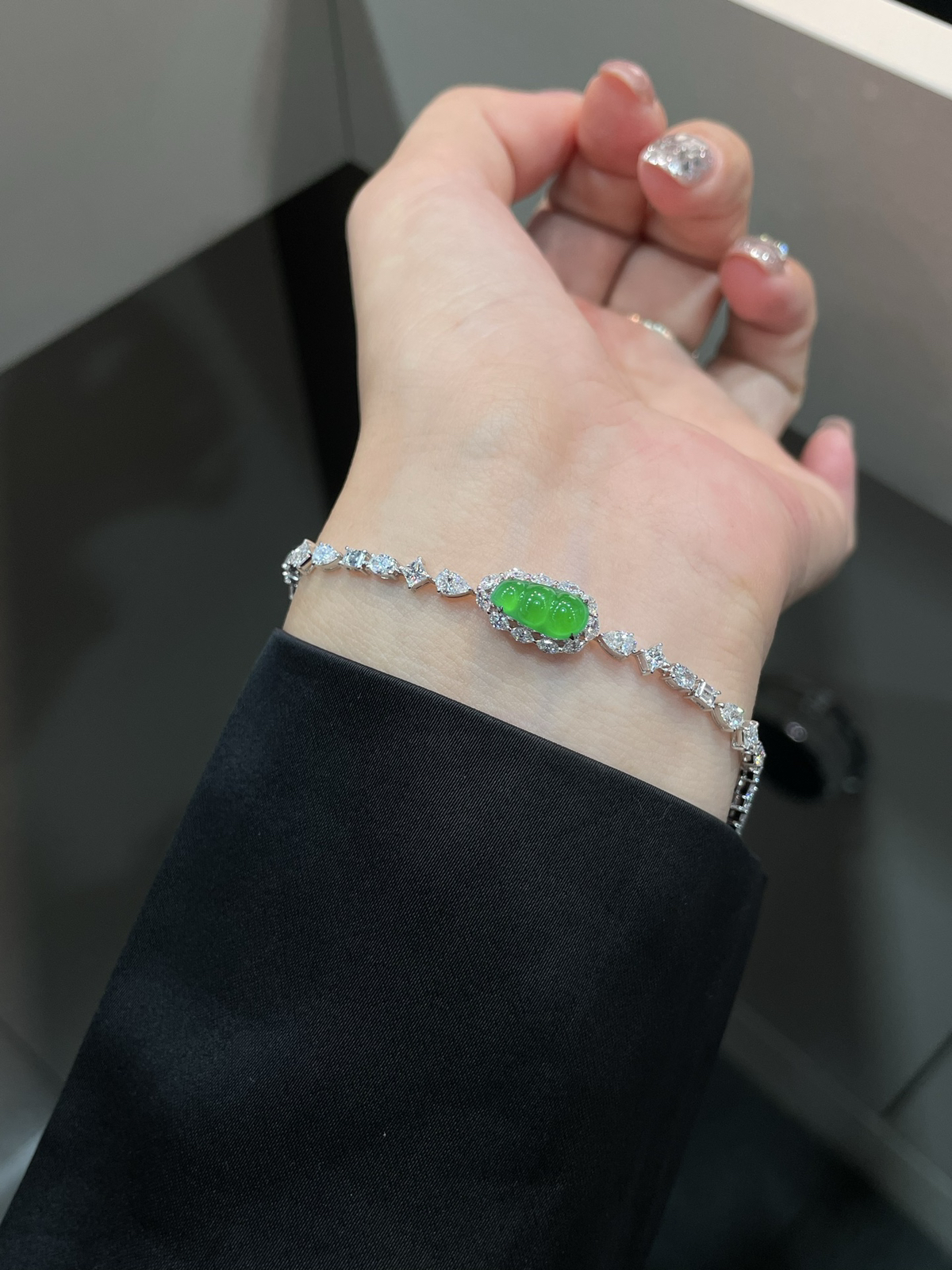 高冰 阳绿 起光 小福豆手链

18k金培育钻镶嵌 厚金