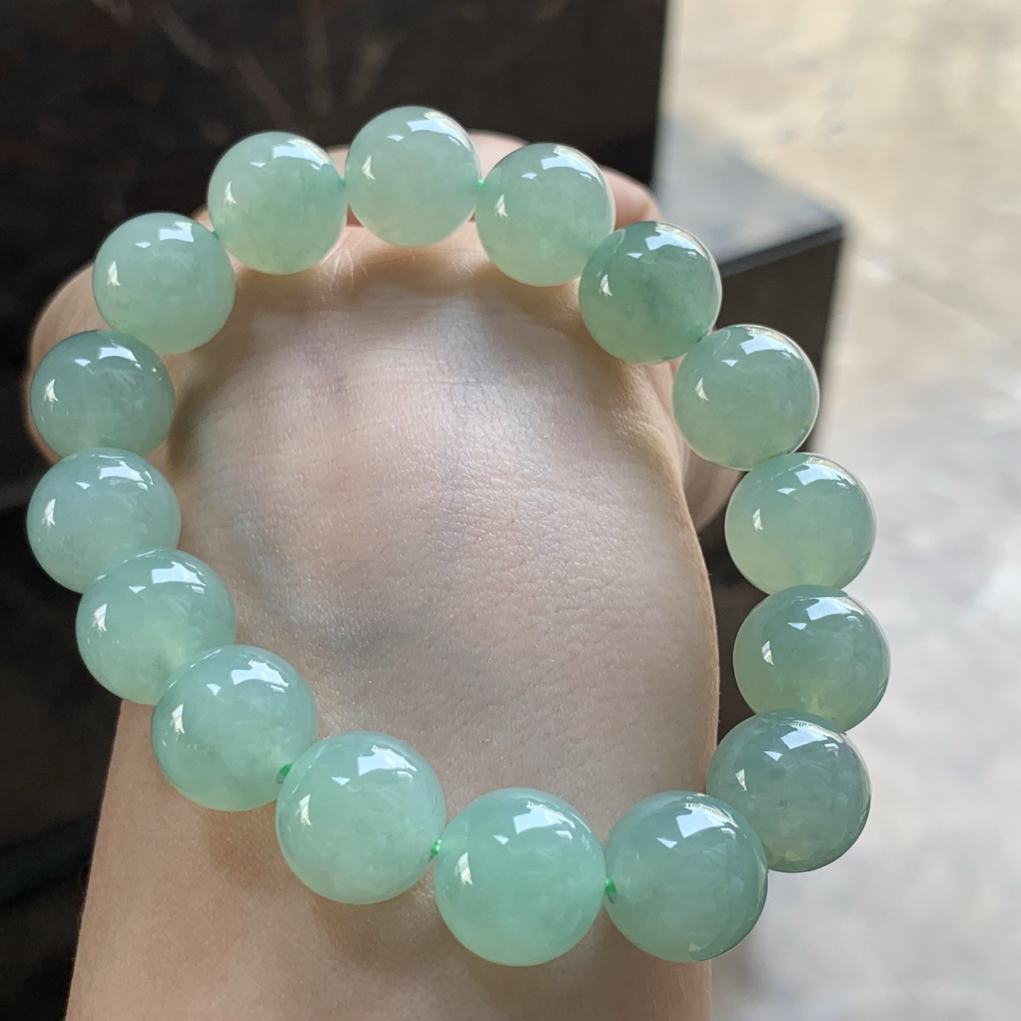晴绿手串^_^大颗 玉质温润 鲜艳