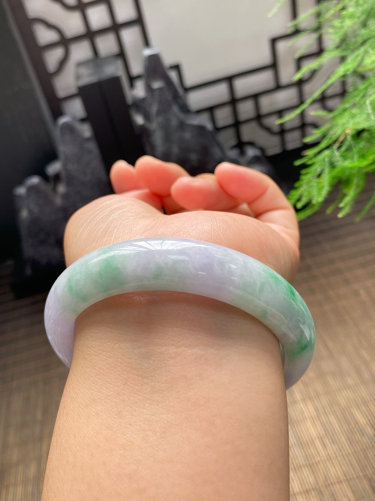 【春彩手镯】

【尺寸】57.1-8-12