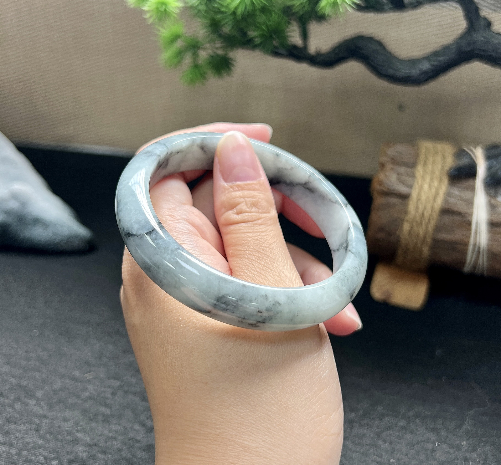 57.5正圈飘乌鸡手镯