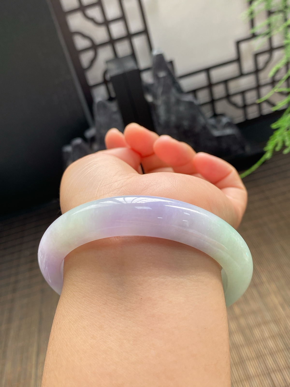 【春彩手镯】

【尺寸】59.2-9-12