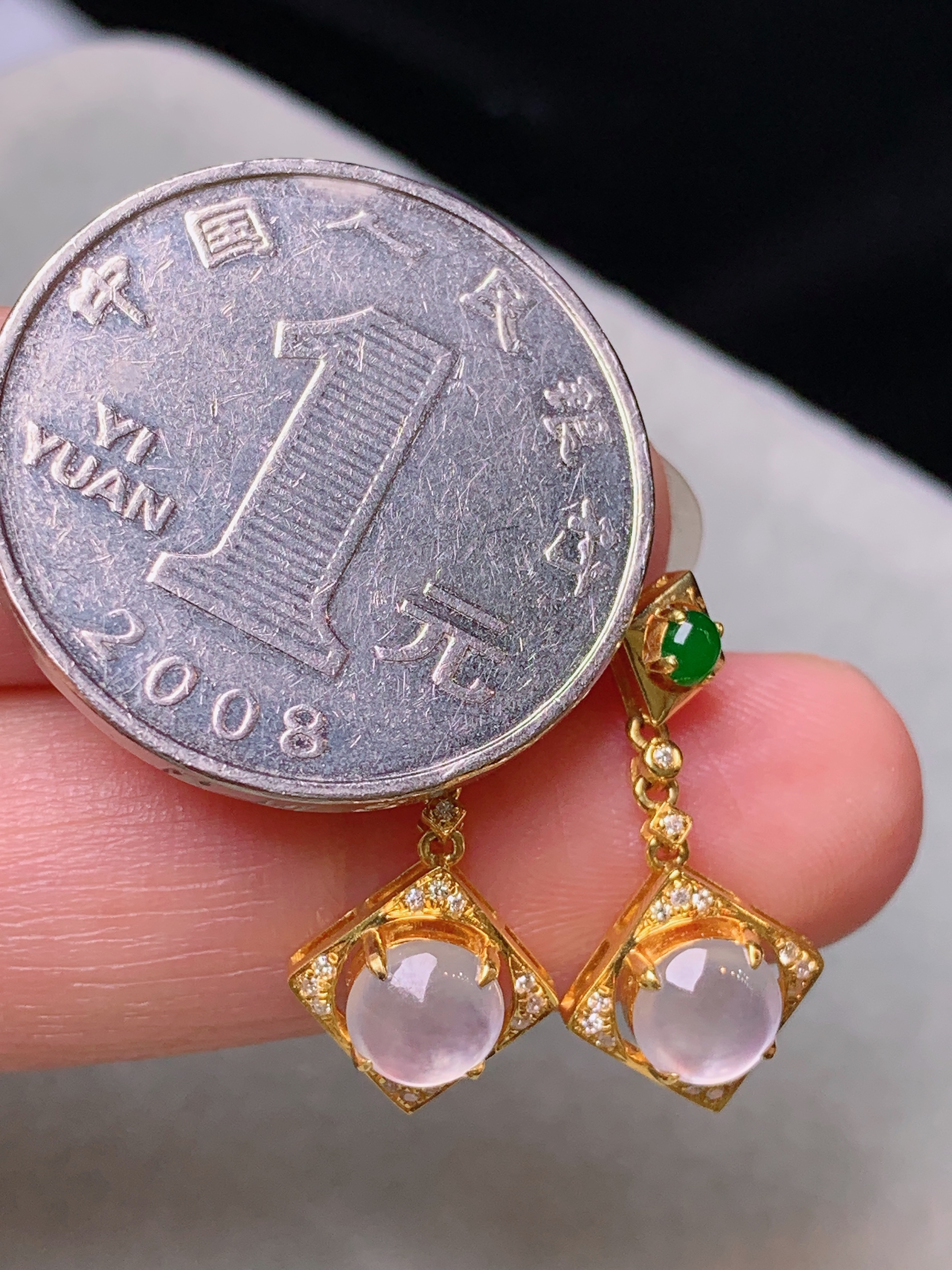 18k金钻镶嵌冰种蛋面耳坠 玉质细腻 色泽艳丽清新 水润亮眼 整体尺寸21.5*10*5.3b2