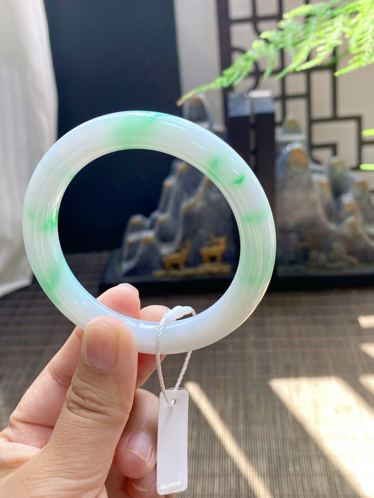 【白底青圆条手镯】

【尺寸】53.1-9-9