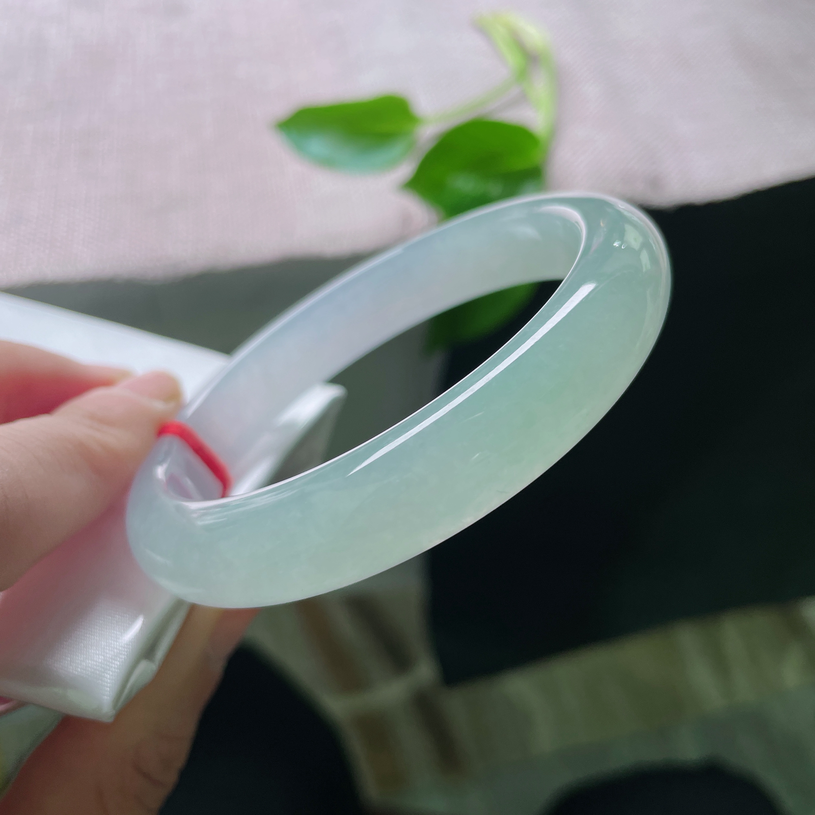 59.5/12.2/8.5冰春彩正圈，冰润细腻，渐变之色，晶莹剔透，清雅，贵气..