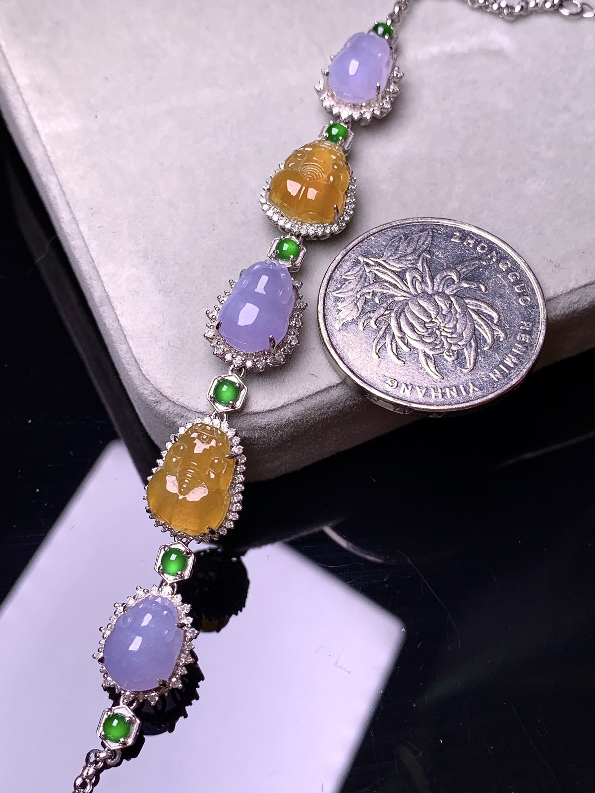 18k金钻镶嵌紫黄翡貔貅手链 玉质细腻 色泽艳丽清新 整体尺寸10*8.8*3