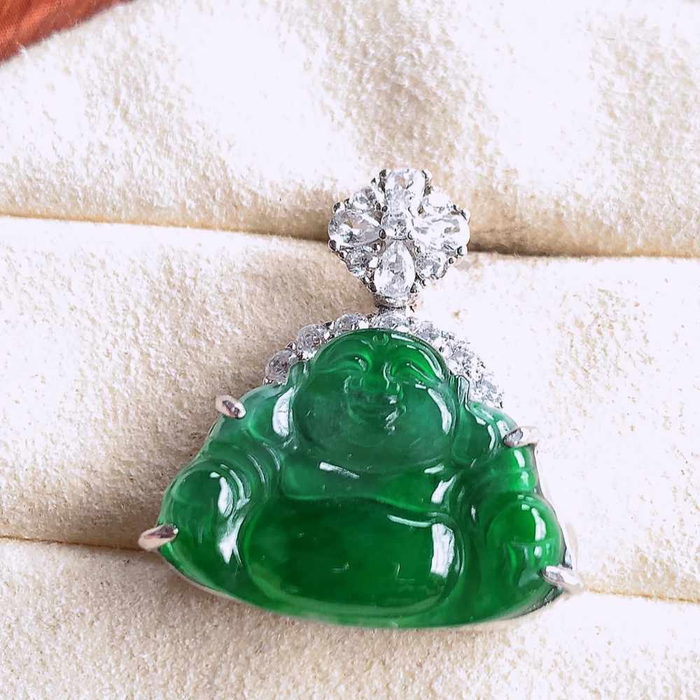 冰润精雕925银佛公吊坠，法相端庄大气，工艺精湛，种色浓郁，细腻饱满冰润，种老水足，收藏佳品，佩戴大气  W   502-422尺寸：15.3-21.6-7.8mm裸石尺寸：14.5-18.2mm