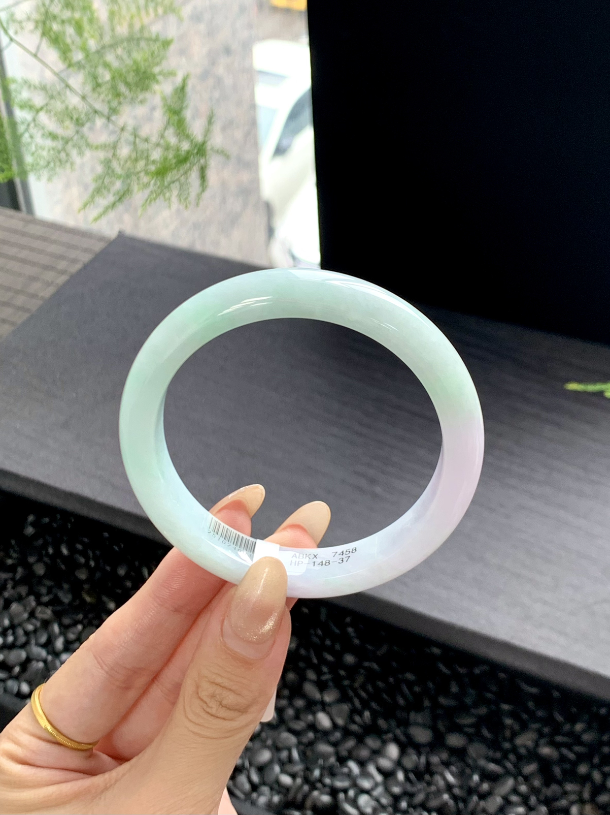 底妆细腻有水头，春彩底清新甜美，色泽淡雅古朴，时而幻紫时而幻绿，仙气满满，尺寸：58-11-8