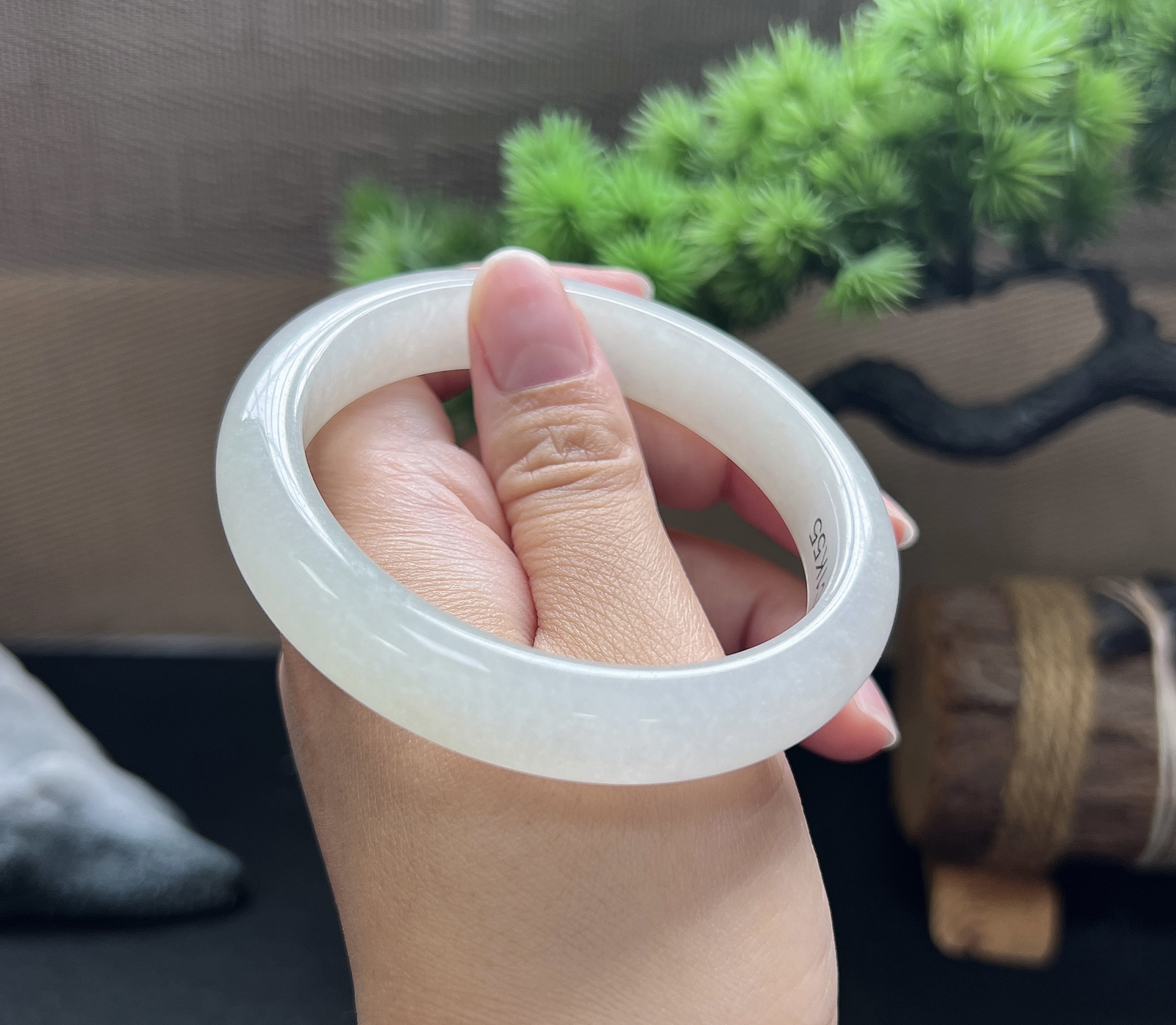 58圈口正圈白月光手镯