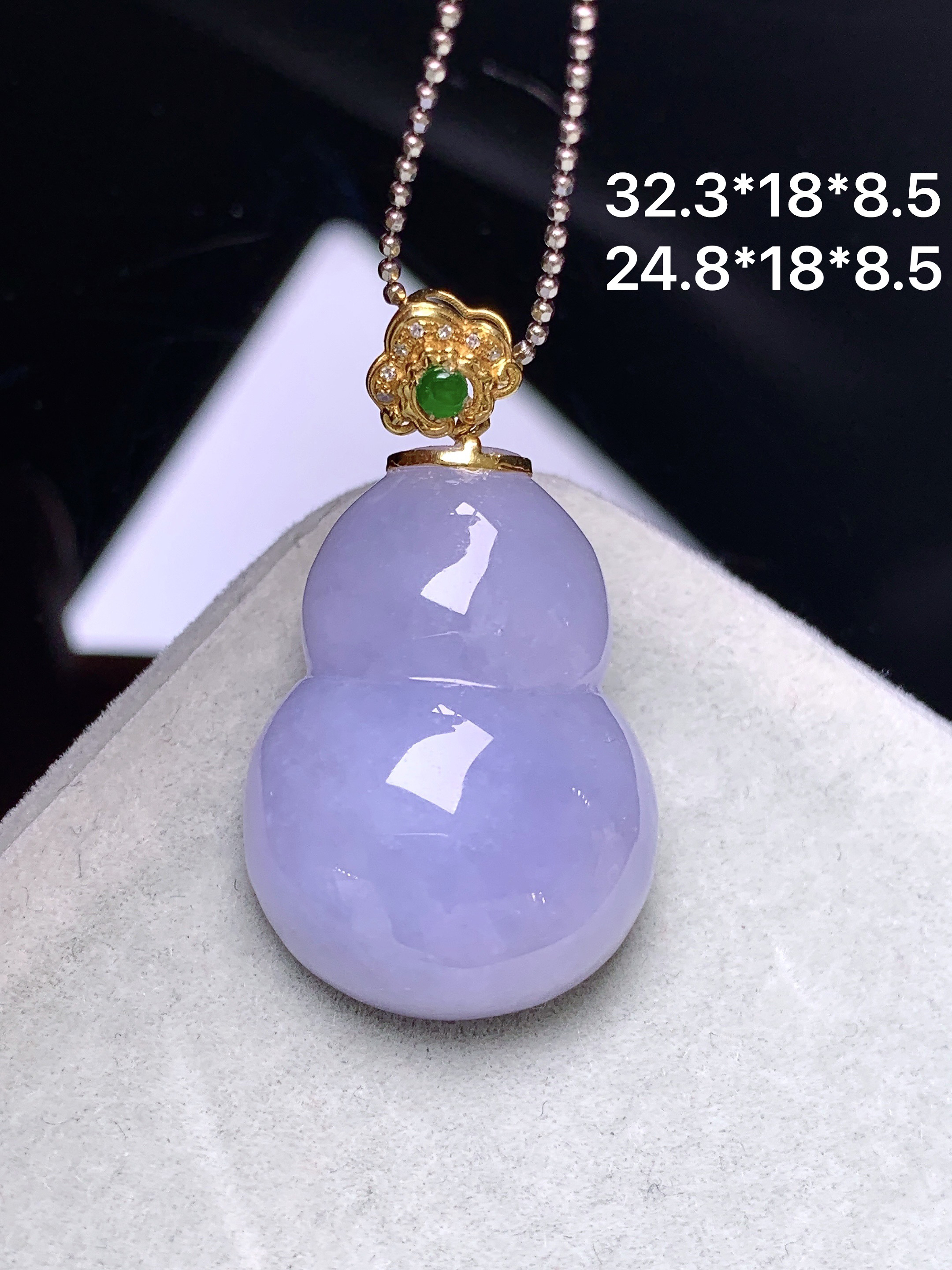 18k金镶嵌紫罗兰葫芦吊坠 玉质细腻 色泽艳丽清新 水润亮眼 整体尺寸32.3*18*8.5L4