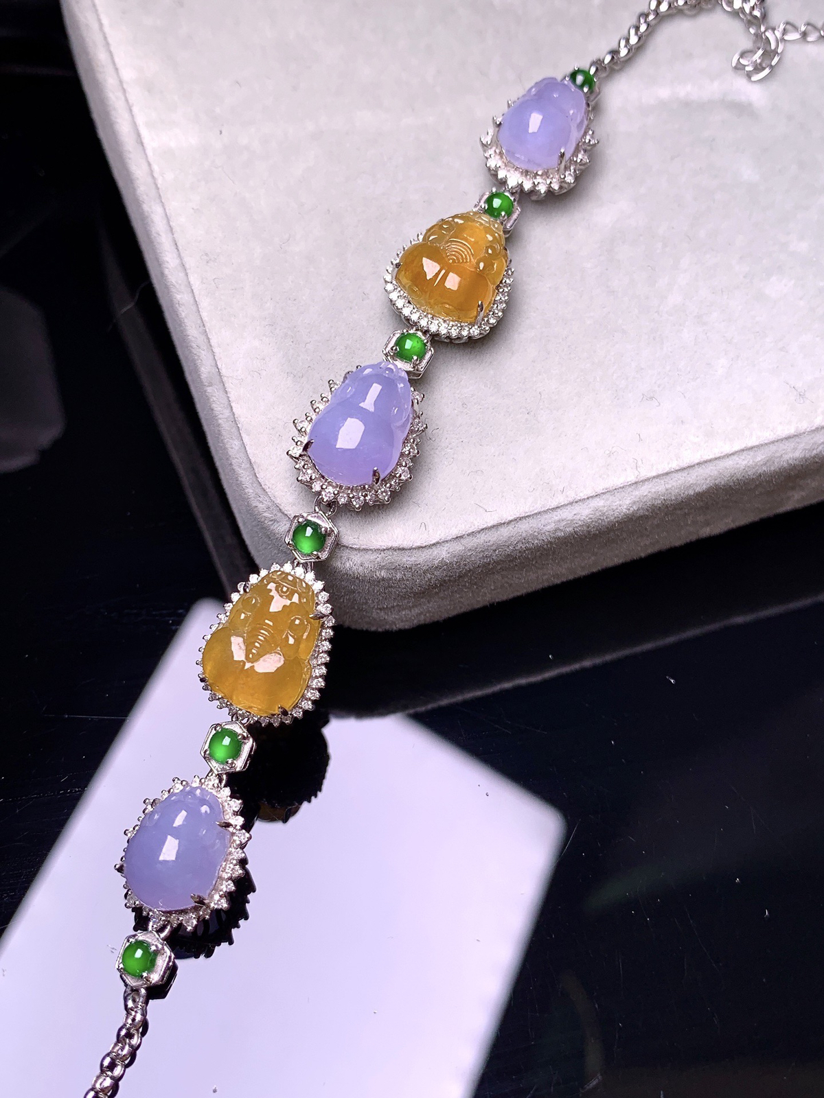 18k金钻镶嵌紫黄翡貔貅手链 玉质细腻 色泽艳丽清新 整体尺寸10*8.8*3