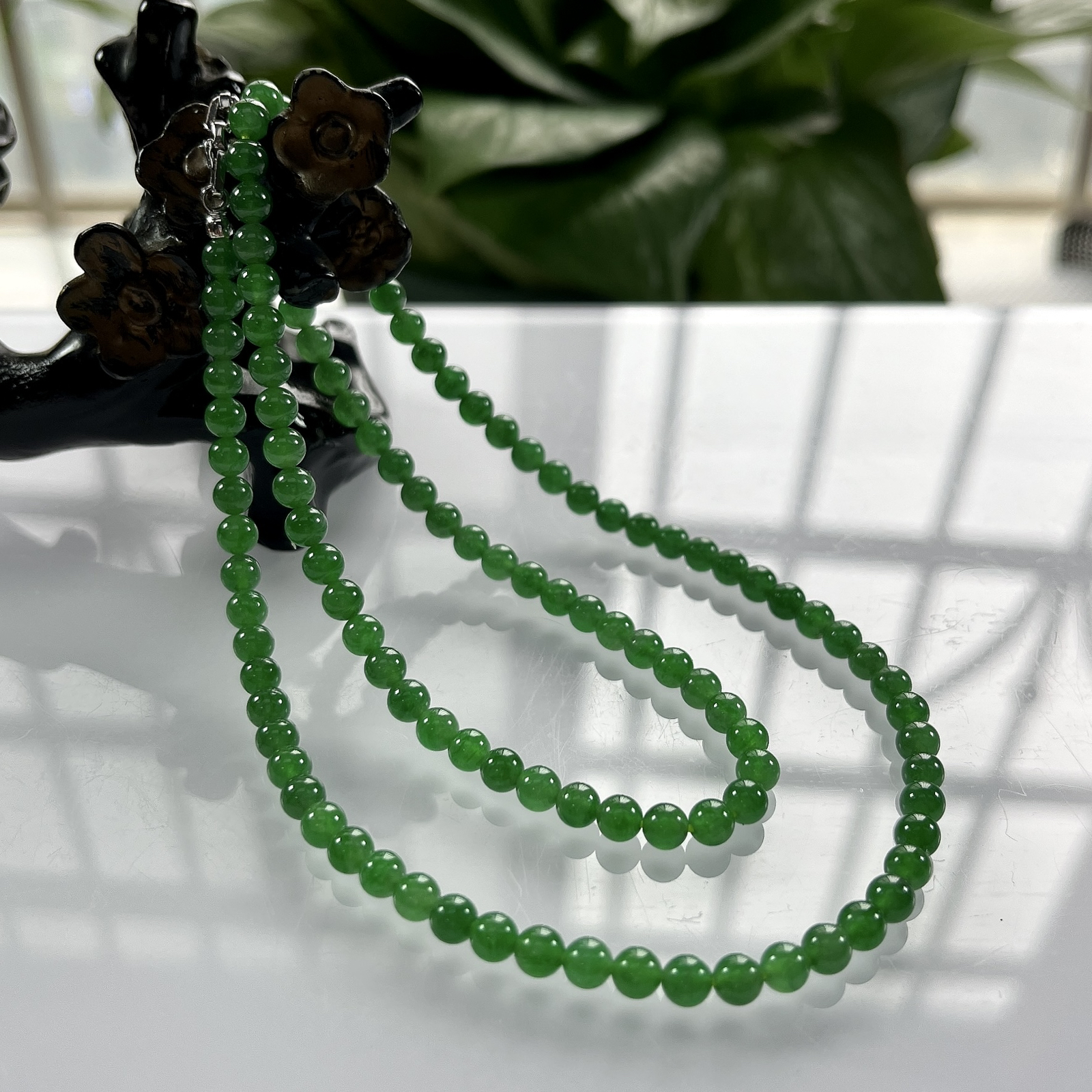 收藏传承级别，缅甸天然翡翠A货，卡4.6高冰起胶满绿冰阳绿圆珠项链手链，尺寸：4.6mm/112颗，长度530mm，重量：19.41g，18K金扣头镶嵌。