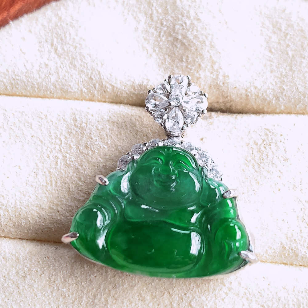 冰润精雕925银佛公吊坠，法相端庄大气，工艺精湛，种色浓郁，细腻饱满冰润，种老水足，收藏佳品，佩戴大气  W   502-422尺寸：15.3-21.6-7.8mm裸石尺寸：14.5-18.2mm